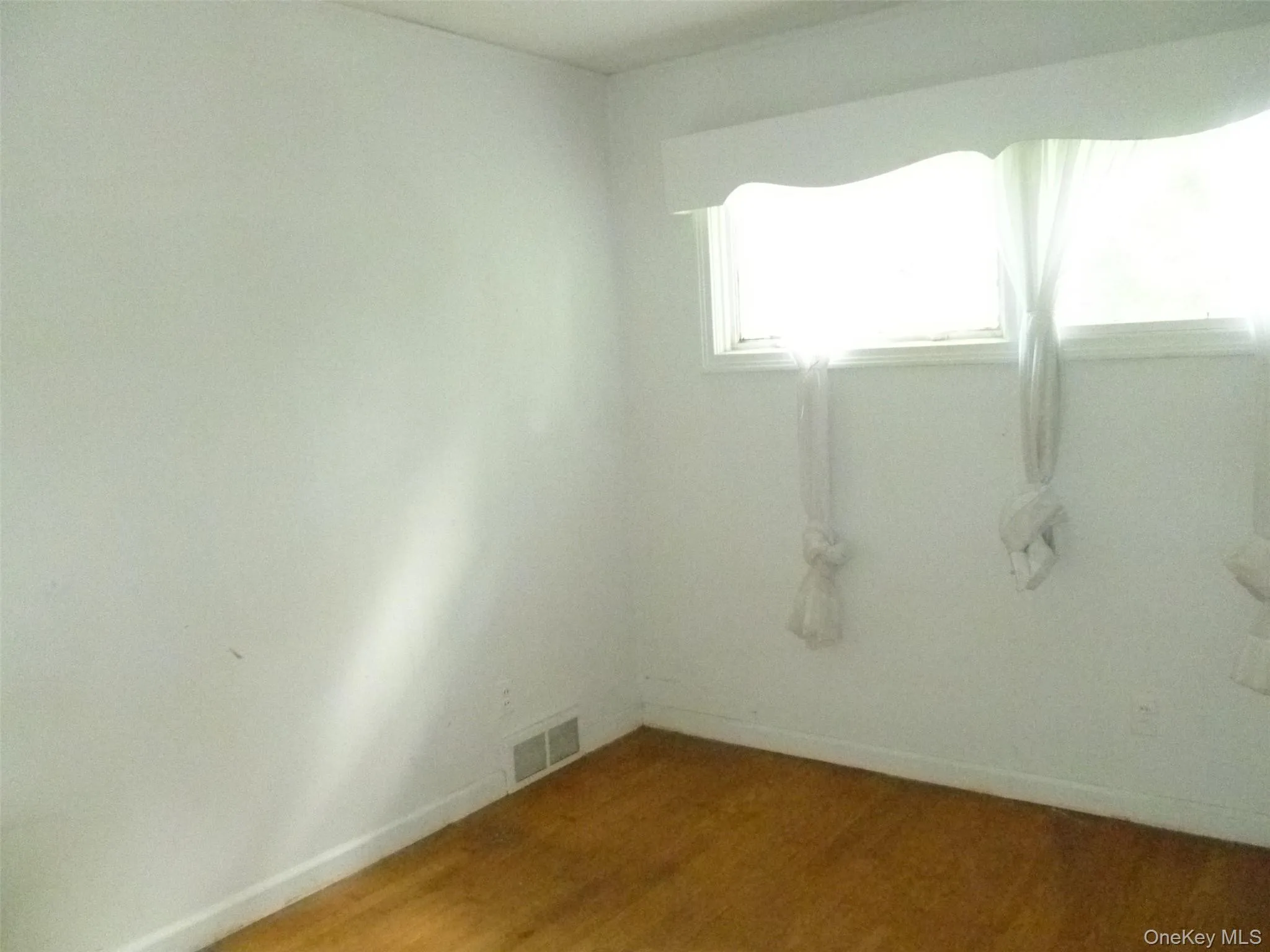 17 Chestnut Lane, Newburgh (town), NY, 3 Bedrooms Bedrooms, 7 Rooms Rooms,1 BathroomBathrooms,Residential,For Rent,Chestnut,0,1045516 17 Chestnut Lane, Newburgh (town), NY, 3 Bedrooms Bedrooms, 7 Rooms Rooms,1 BathroomBathrooms,Residential,For Rent,Chestnut,0,1045516