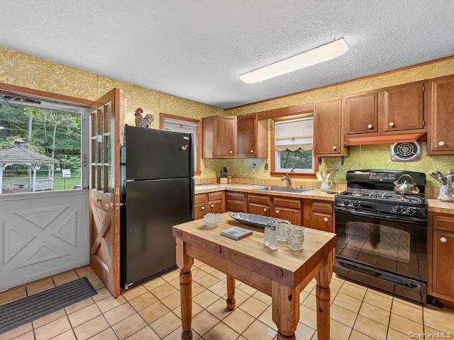 44 Airport Road, Highland, NY, 3 Bedrooms Bedrooms, 10 Rooms Rooms,2 BathroomsBathrooms,Residential,For Rent,Airport,0,1045519 44 Airport Road, Highland, NY, 3 Bedrooms Bedrooms, 10 Rooms Rooms,2 BathroomsBathrooms,Residential,For Rent,Airport,0,1045519