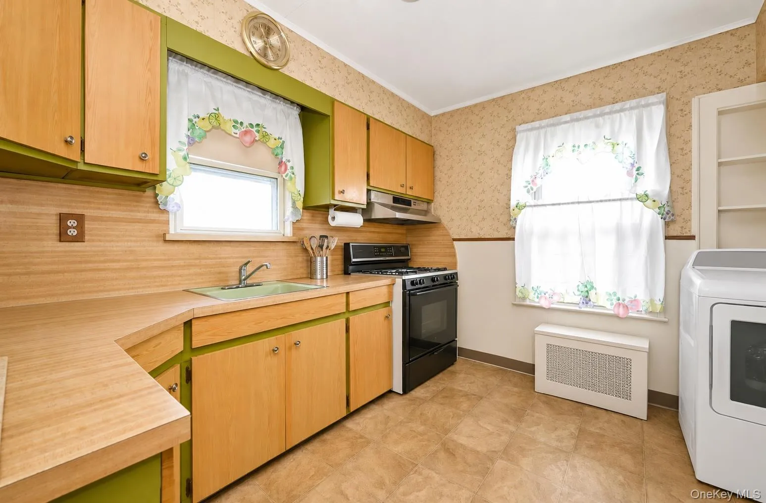 114-31 210th Street, New York, NY, 4 Bedrooms Bedrooms, 9 Rooms Rooms,1 BathroomBathrooms,Residential,For Rent,210th,0,1045523 114-31 210th Street, New York, NY, 4 Bedrooms Bedrooms, 9 Rooms Rooms,1 BathroomBathrooms,Residential,For Rent,210th,0,1045523