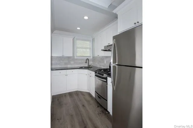 172 Fire Island Avenue, Babylon, NY, 1 Bedroom Bedrooms, 4 Rooms Rooms,1 BathroomBathrooms,Residential Lease,For Rent,Fire Island,0,1045525 172 Fire Island Avenue, Babylon, NY, 1 Bedroom Bedrooms, 4 Rooms Rooms,1 BathroomBathrooms,Residential Lease,For Rent,Fire Island,0,1045525
