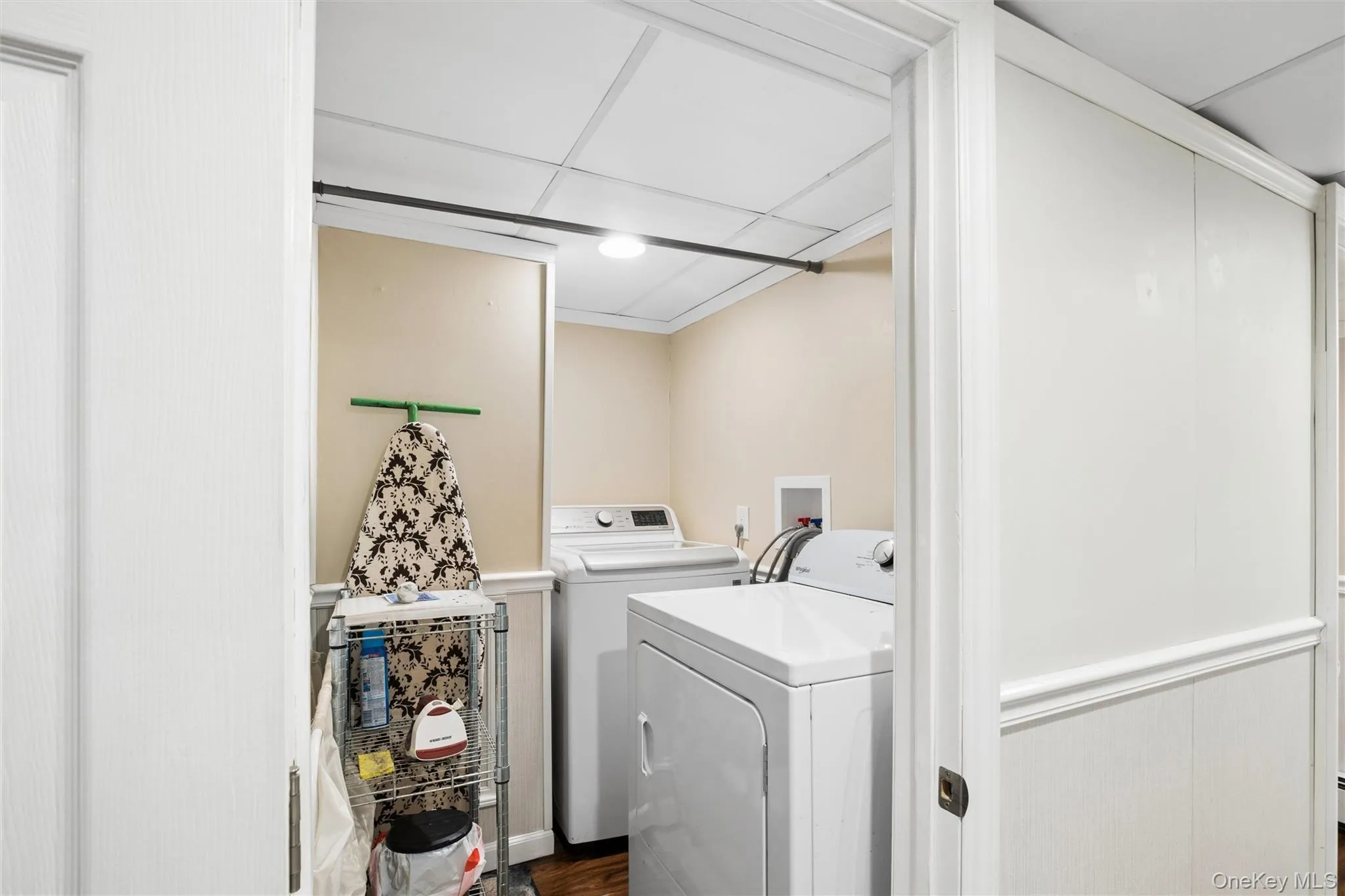 351 Forest Lane, Smithtown, NY, 5 Bedrooms Bedrooms, 11 Rooms Rooms,3 BathroomsBathrooms,Residential,For Rent,Forest,0,1045526 351 Forest Lane, Smithtown, NY, 5 Bedrooms Bedrooms, 11 Rooms Rooms,3 BathroomsBathrooms,Residential,For Rent,Forest,0,1045526
