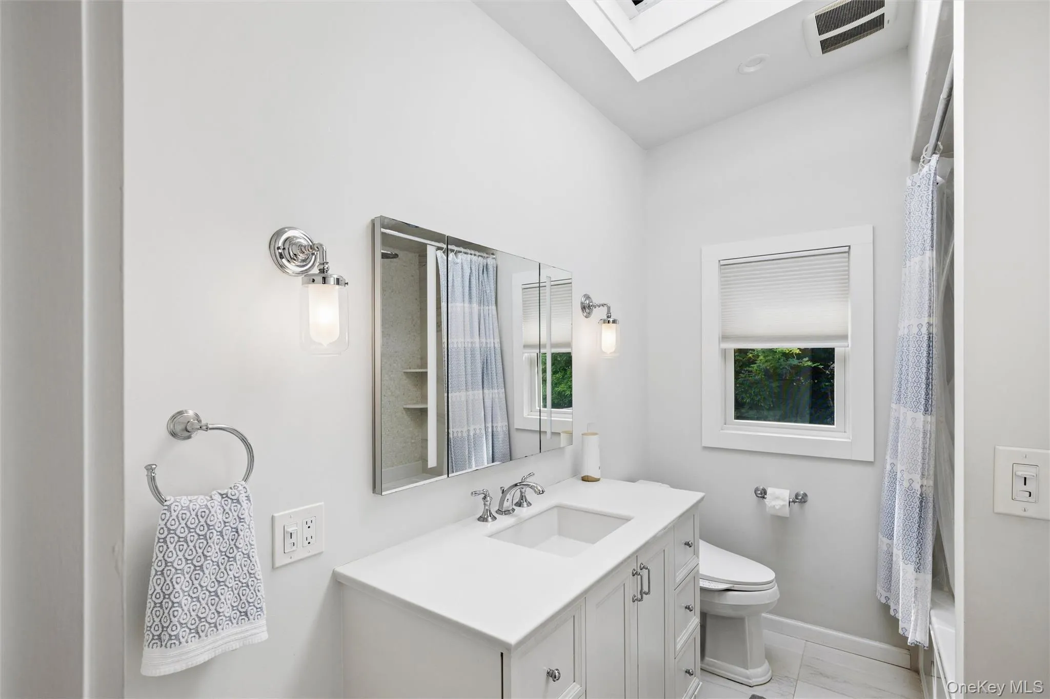 351 Forest Lane, Smithtown, NY, 5 Bedrooms Bedrooms, 11 Rooms Rooms,3 BathroomsBathrooms,Residential,For Rent,Forest,0,1045526 351 Forest Lane, Smithtown, NY, 5 Bedrooms Bedrooms, 11 Rooms Rooms,3 BathroomsBathrooms,Residential,For Rent,Forest,0,1045526