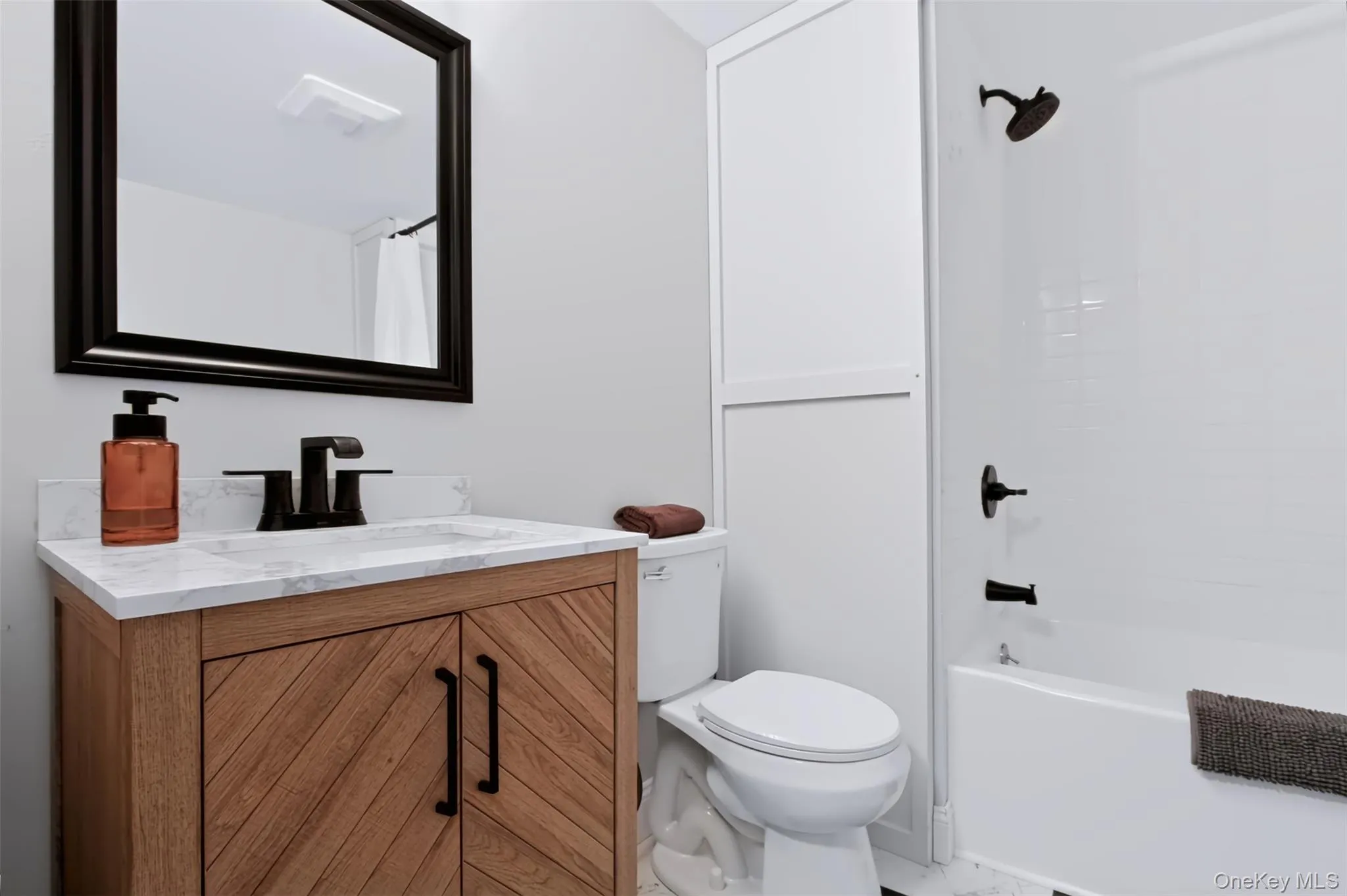105 White Street, Newburgh (town), NY, 2 Bedrooms Bedrooms, 5 Rooms Rooms,1 BathroomBathrooms,Residential,For Rent,White,0,1045532 105 White Street, Newburgh (town), NY, 2 Bedrooms Bedrooms, 5 Rooms Rooms,1 BathroomBathrooms,Residential,For Rent,White,0,1045532