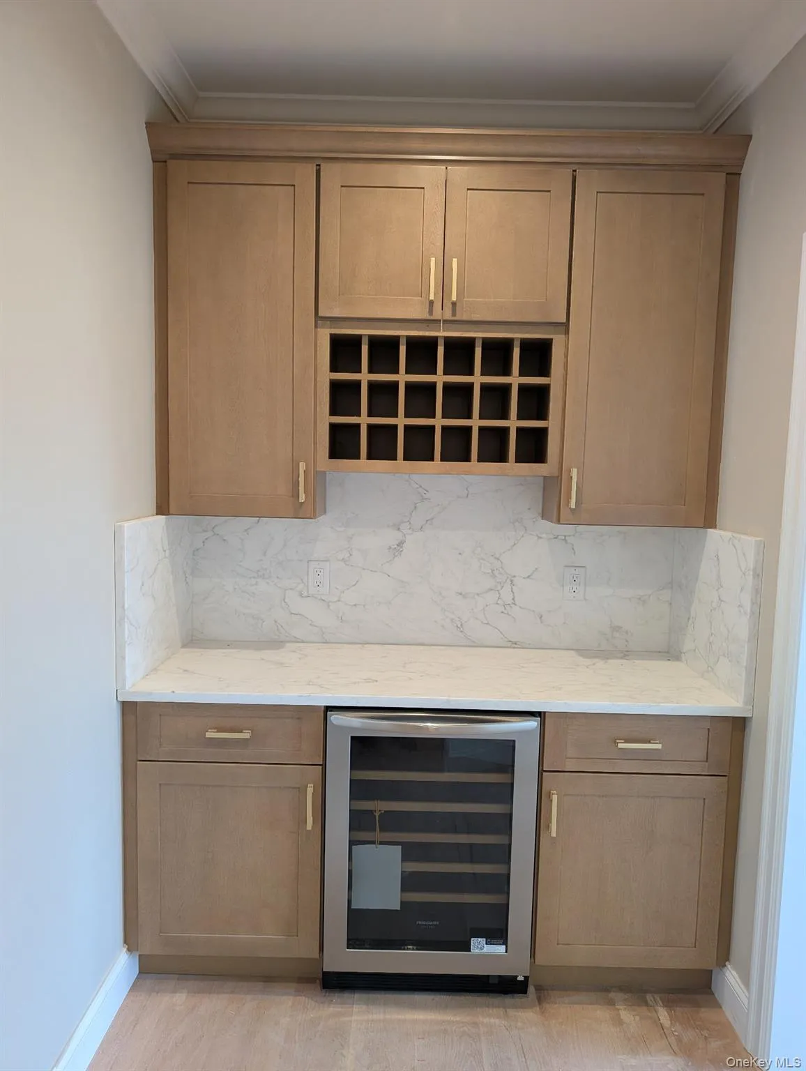 52 Linden Avenue, Oyster Bay, NY, 5 Bedrooms Bedrooms, 10 Rooms Rooms,3 BathroomsBathrooms,Residential,For Rent,Linden,0,1045536 52 Linden Avenue, Oyster Bay, NY, 5 Bedrooms Bedrooms, 10 Rooms Rooms,3 BathroomsBathrooms,Residential,For Rent,Linden,0,1045536