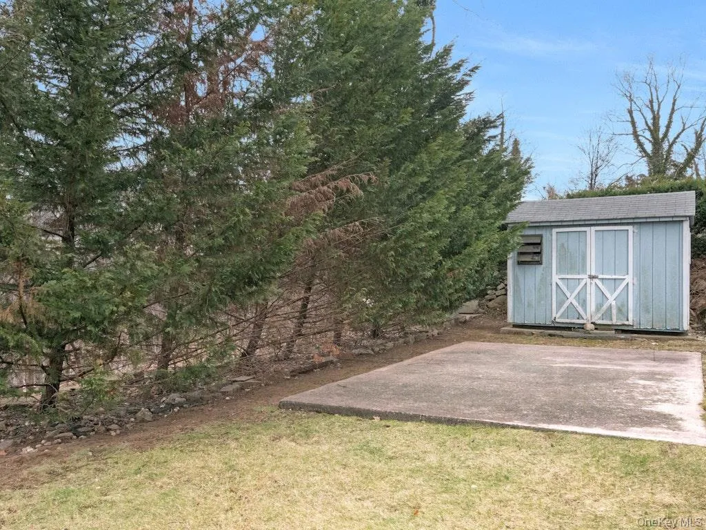Part of extra lot included Part of extra lot included