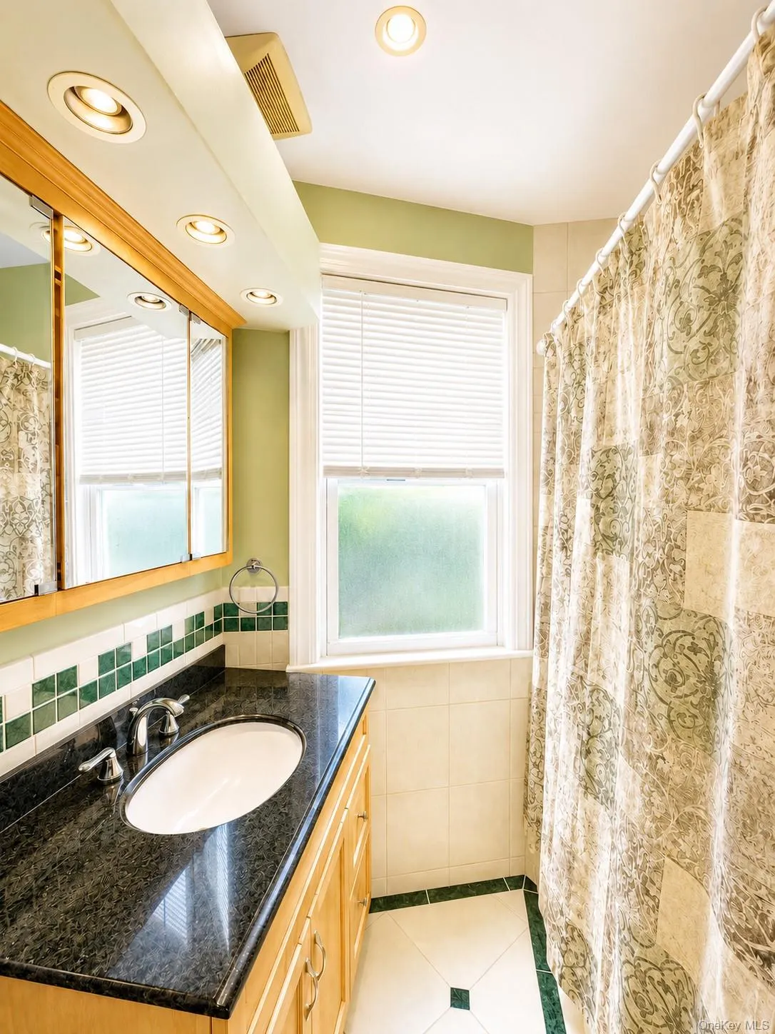 145 Lincoln Avenue, Pelham, NY, 3 Bedrooms Bedrooms, 8 Rooms Rooms,2 BathroomsBathrooms,Residential,For Rent,Lincoln,0,1045546 145 Lincoln Avenue, Pelham, NY, 3 Bedrooms Bedrooms, 8 Rooms Rooms,2 BathroomsBathrooms,Residential,For Rent,Lincoln,0,1045546