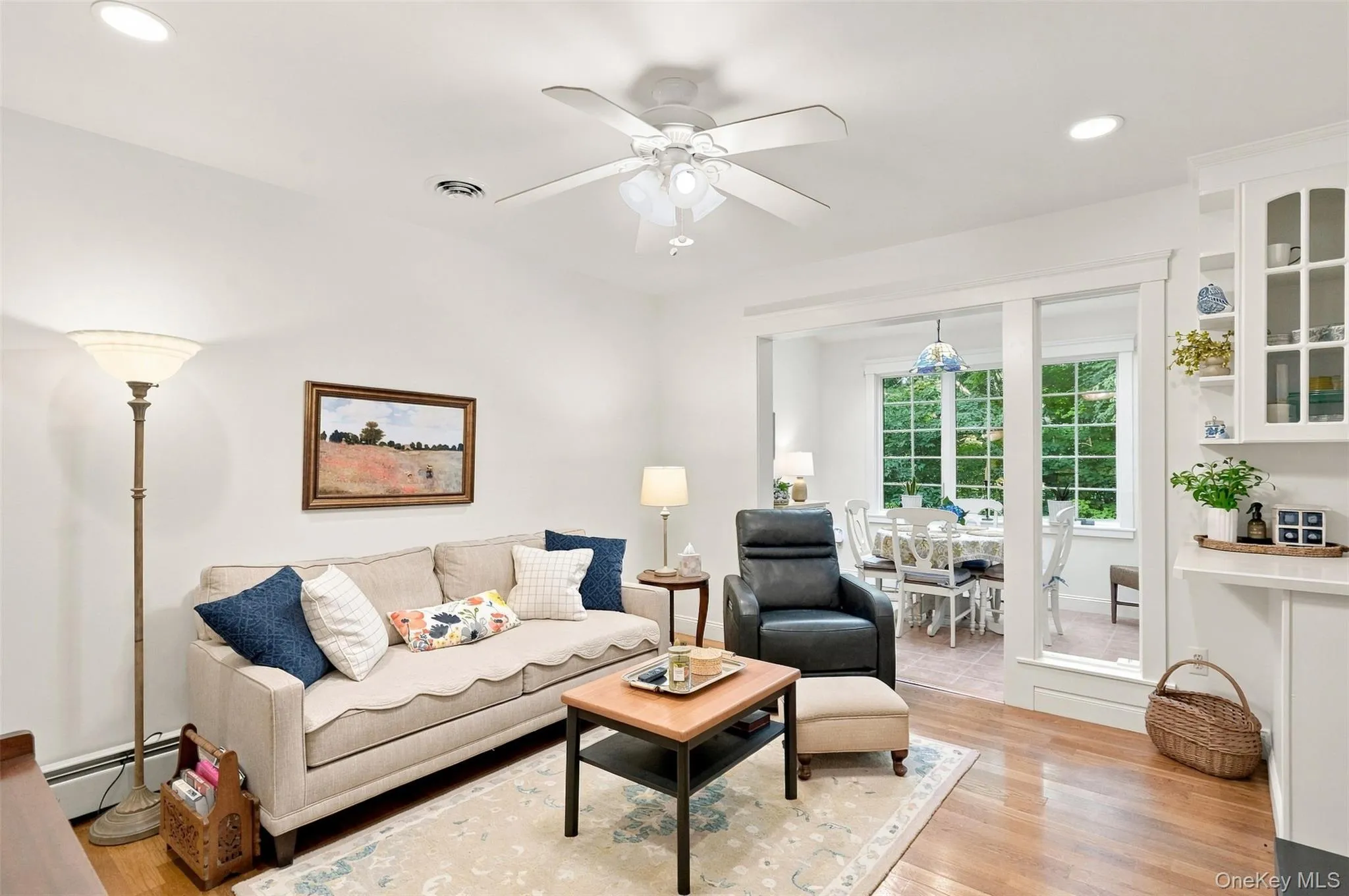 Accessory apartment living room Accessory apartment living room