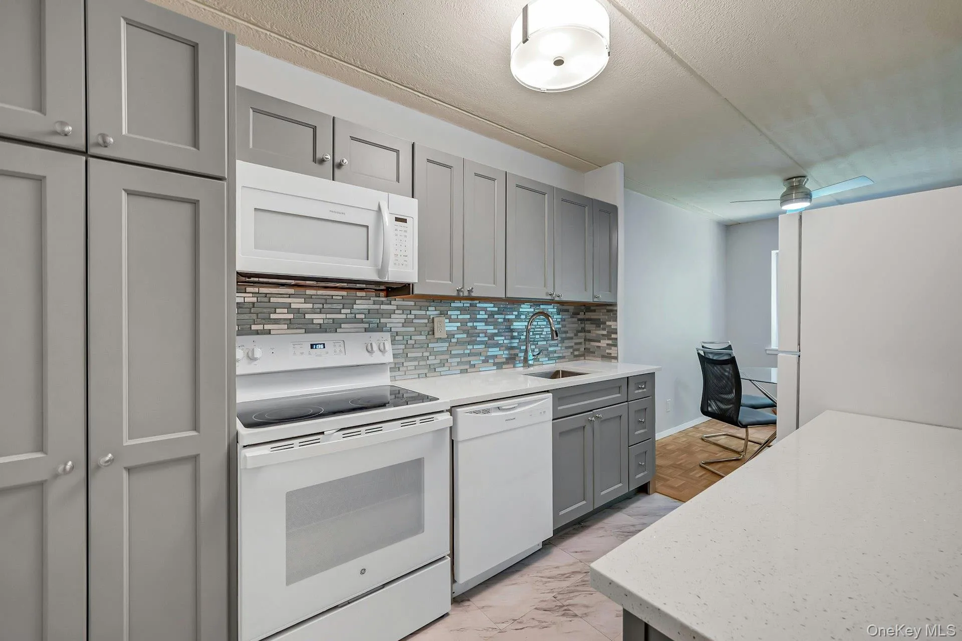 416 Benedict Avenue, Greenburgh, NY, 1 Bedroom Bedrooms, 4 Rooms Rooms,1 BathroomBathrooms,Residential,For Rent,Benedict,0,1045556 416 Benedict Avenue, Greenburgh, NY, 1 Bedroom Bedrooms, 4 Rooms Rooms,1 BathroomBathrooms,Residential,For Rent,Benedict,0,1045556