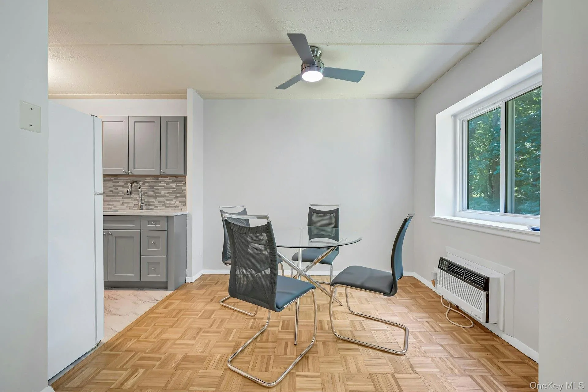 416 Benedict Avenue, Greenburgh, NY, 1 Bedroom Bedrooms, 4 Rooms Rooms,1 BathroomBathrooms,Residential,For Rent,Benedict,0,1045556 416 Benedict Avenue, Greenburgh, NY, 1 Bedroom Bedrooms, 4 Rooms Rooms,1 BathroomBathrooms,Residential,For Rent,Benedict,0,1045556