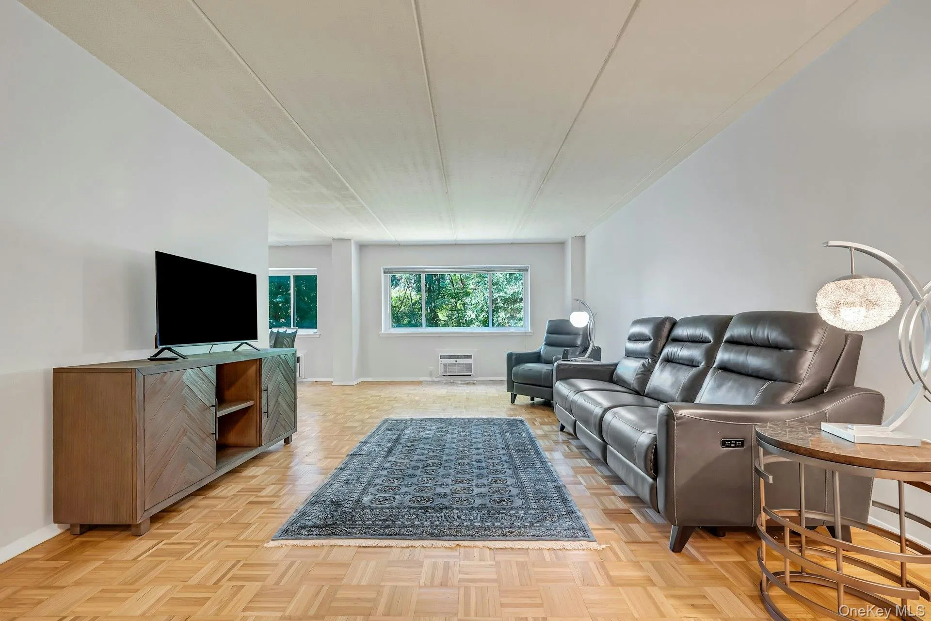 Spacious and versatile layout Spacious and versatile layout