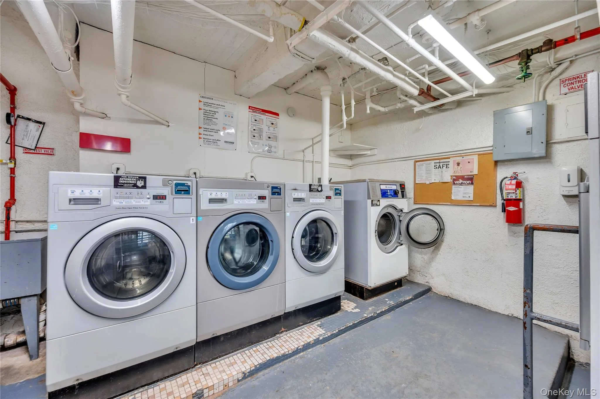 84-50 169th Street, New York, NY, 2 Bedrooms Bedrooms, 5 Rooms Rooms,1 BathroomBathrooms,Residential,For Rent,169th Street,0,1045557 84-50 169th Street, New York, NY, 2 Bedrooms Bedrooms, 5 Rooms Rooms,1 BathroomBathrooms,Residential,For Rent,169th Street,0,1045557