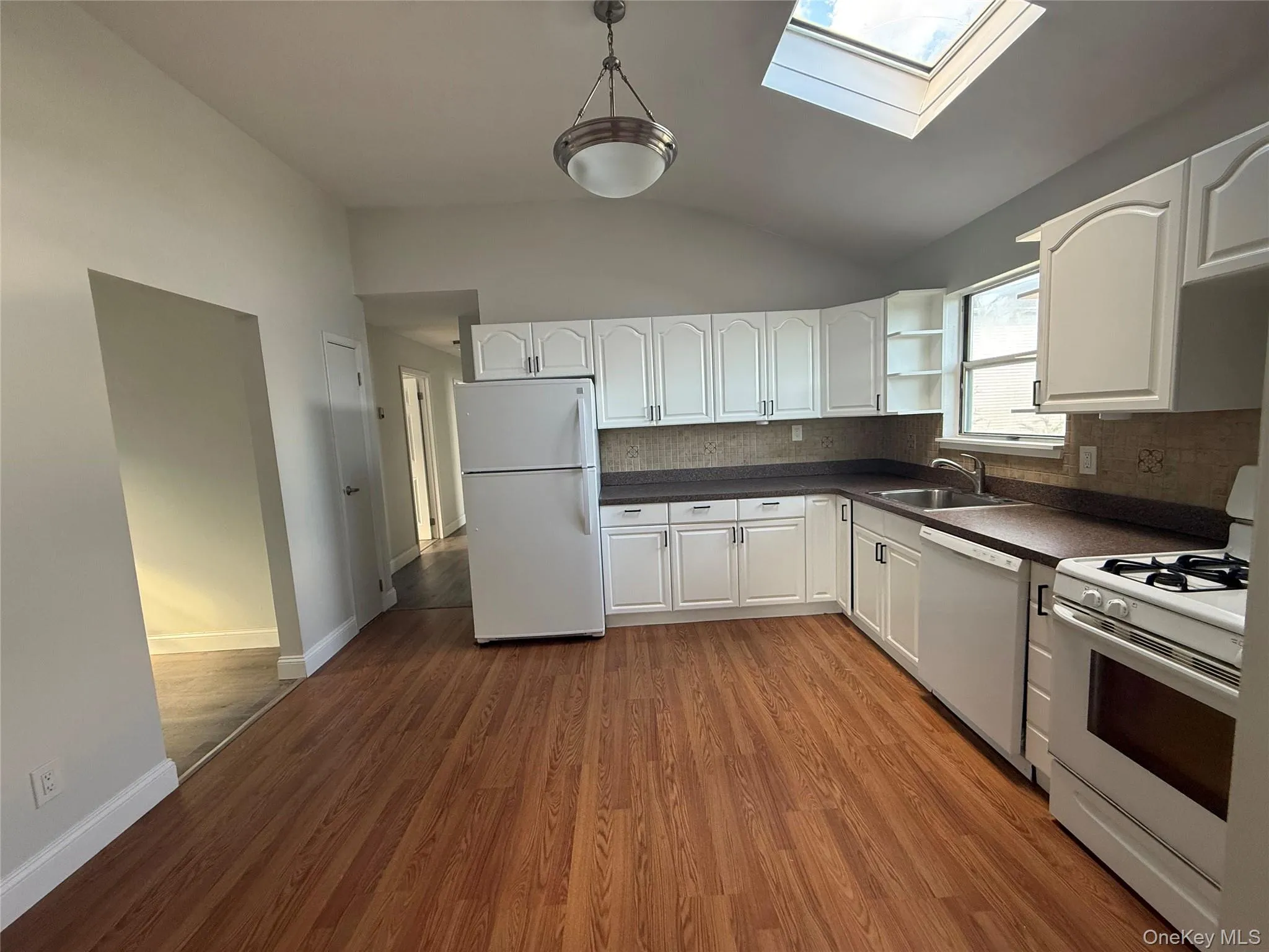 885 E Park Avenue, Long Beach, NY, 2 Bedroom Bedrooms, 5 Room Rooms,2 BathroomBathrooms,Residential Lease,For Rent,E Park,0,1045563 885 E Park Avenue, Long Beach, NY, 2 Bedroom Bedrooms, 5 Room Rooms,2 BathroomBathrooms,Residential Lease,For Rent,E Park,0,1045563