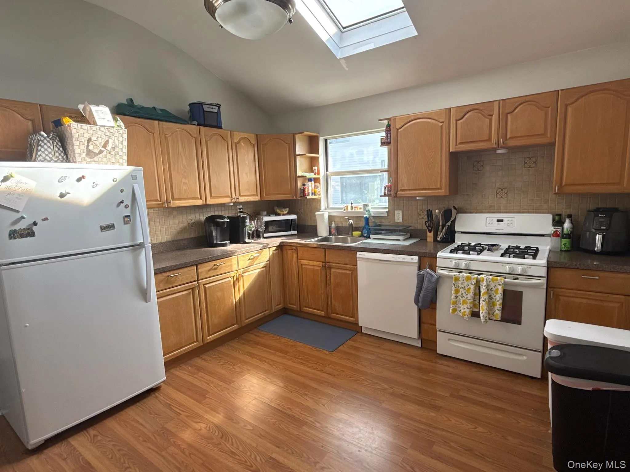 885 E Park Avenue, Long Beach, NY, 3 Bedrooms Bedrooms, 5 Rooms Rooms,2 BathroomsBathrooms,Residential Lease,For Rent,E Park,0,1045563 885 E Park Avenue, Long Beach, NY, 3 Bedrooms Bedrooms, 5 Rooms Rooms,2 BathroomsBathrooms,Residential Lease,For Rent,E Park,0,1045563