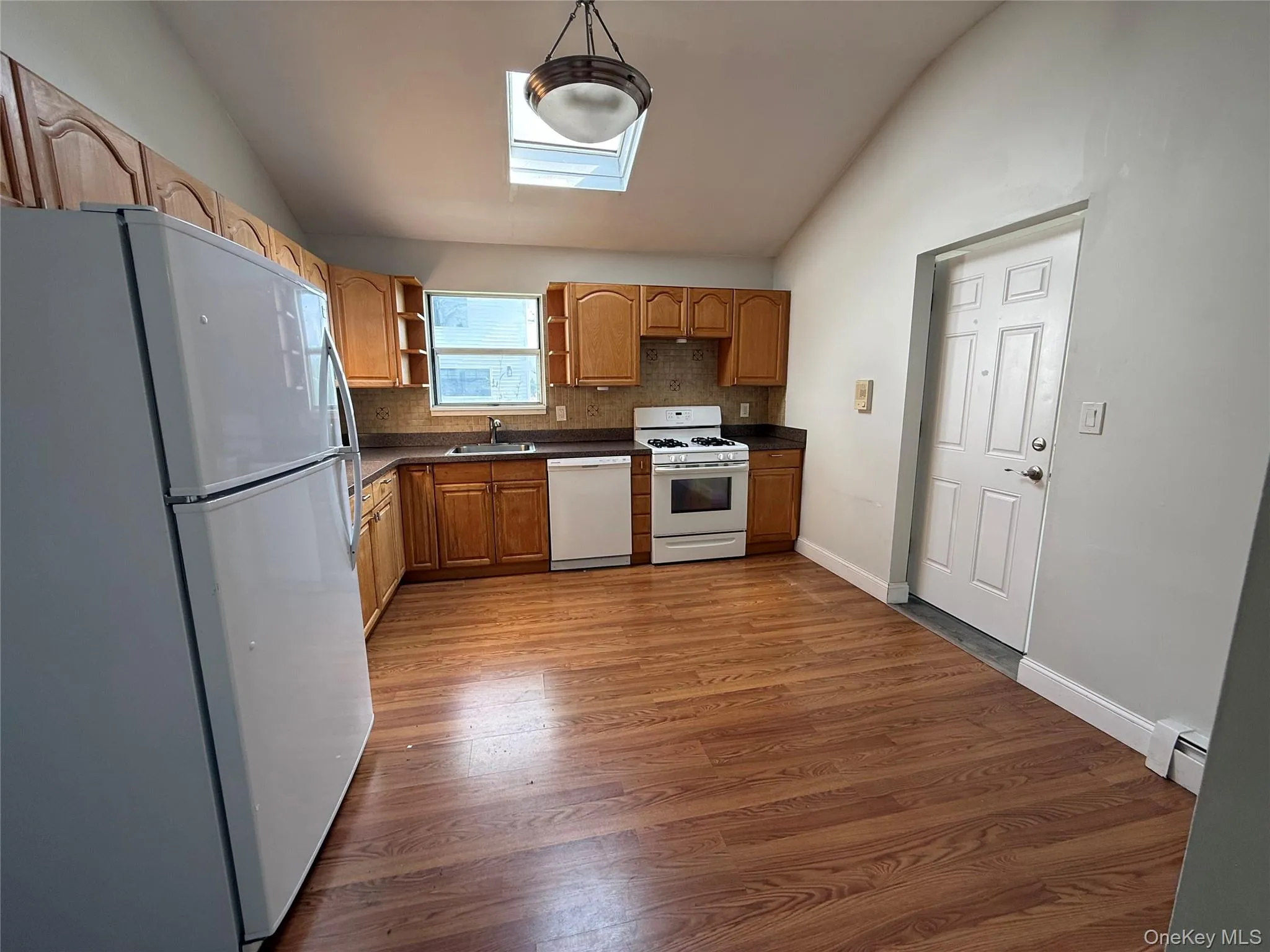 885 E Park Avenue, Long Beach, NY, 3 Bedroom Bedrooms, 5 Room Rooms,2 BathroomBathrooms,Residential Lease,For Rent,E Park,0,1045563 885 E Park Avenue, Long Beach, NY, 3 Bedroom Bedrooms, 5 Room Rooms,2 BathroomBathrooms,Residential Lease,For Rent,E Park,0,1045563