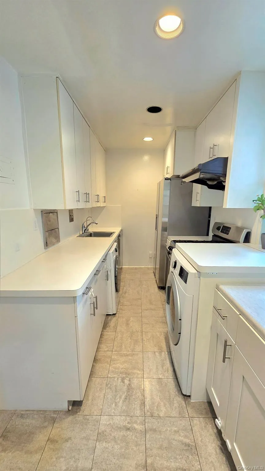 163-70 17th Avenue, New York, NY, 2 Bedrooms Bedrooms, 4 Rooms Rooms,1 BathroomBathrooms,Residential,For Rent,17th,0,1045566 163-70 17th Avenue, New York, NY, 2 Bedrooms Bedrooms, 4 Rooms Rooms,1 BathroomBathrooms,Residential,For Rent,17th,0,1045566
