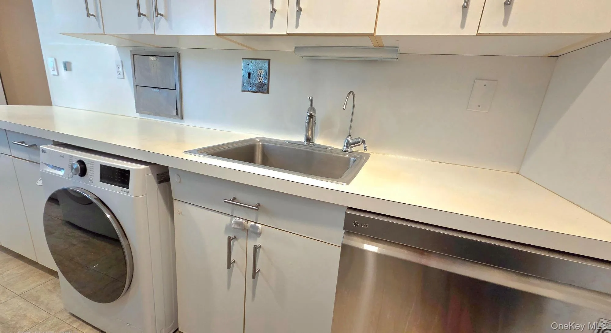 163-70 17th Avenue, New York, NY, 2 Bedrooms Bedrooms, 4 Rooms Rooms,1 BathroomBathrooms,Residential,For Rent,17th,0,1045566 163-70 17th Avenue, New York, NY, 2 Bedrooms Bedrooms, 4 Rooms Rooms,1 BathroomBathrooms,Residential,For Rent,17th,0,1045566
