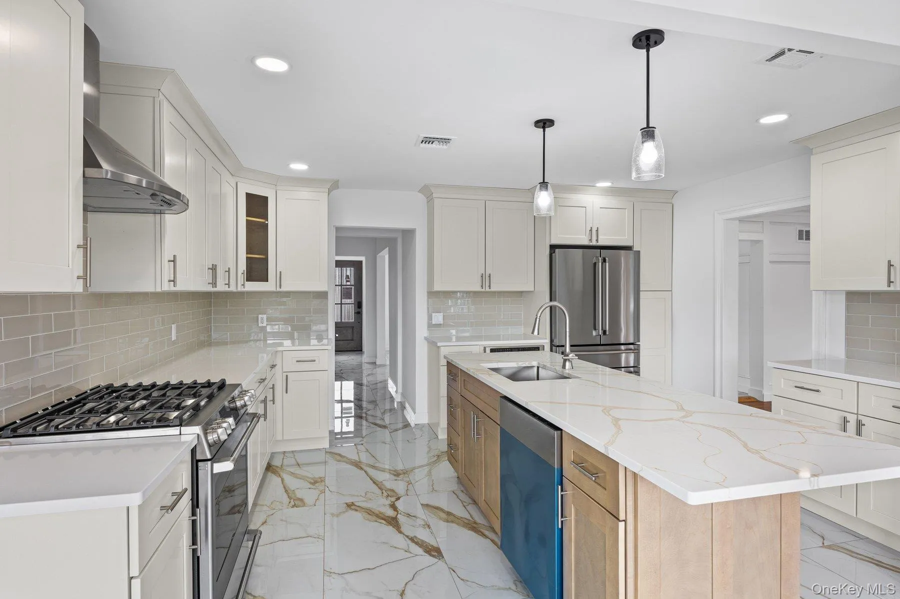 2819 Bay Drive, Hempstead, NY, 5 Bedrooms Bedrooms, 12 Rooms Rooms,3 BathroomsBathrooms,Residential,For Rent,Bay,0,1045570 2819 Bay Drive, Hempstead, NY, 5 Bedrooms Bedrooms, 12 Rooms Rooms,3 BathroomsBathrooms,Residential,For Rent,Bay,0,1045570