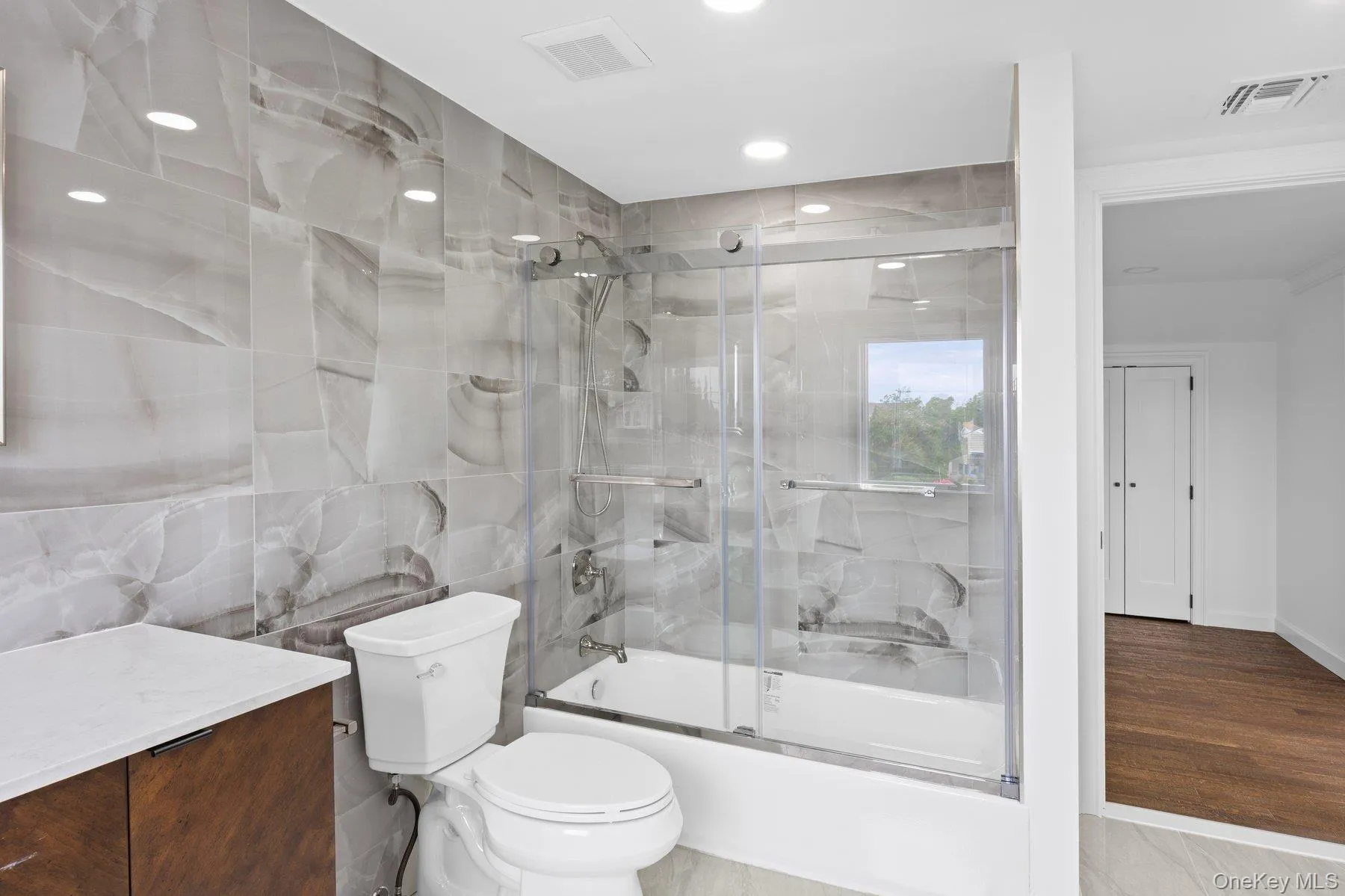 2819 Bay Drive, Hempstead, NY, 5 Bedrooms Bedrooms, 12 Rooms Rooms,3 BathroomsBathrooms,Residential,For Rent,Bay,0,1045570 2819 Bay Drive, Hempstead, NY, 5 Bedrooms Bedrooms, 12 Rooms Rooms,3 BathroomsBathrooms,Residential,For Rent,Bay,0,1045570