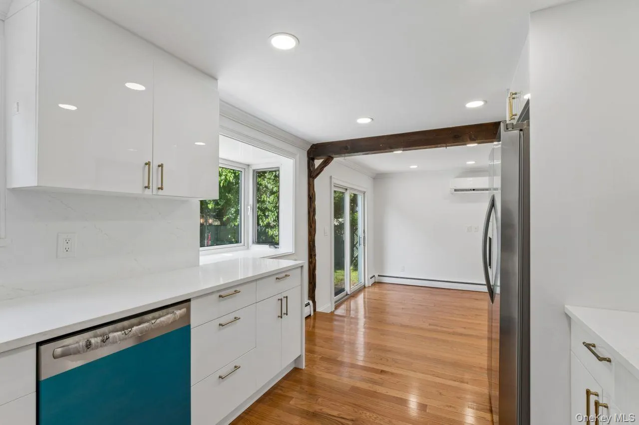 98 Rose Place, Brookhaven, NY, 3 Bedrooms Bedrooms, 6 Rooms Rooms,1 BathroomBathrooms,Residential Lease,For Rent,Rose,0,1045578 98 Rose Place, Brookhaven, NY, 3 Bedrooms Bedrooms, 6 Rooms Rooms,1 BathroomBathrooms,Residential Lease,For Rent,Rose,0,1045578