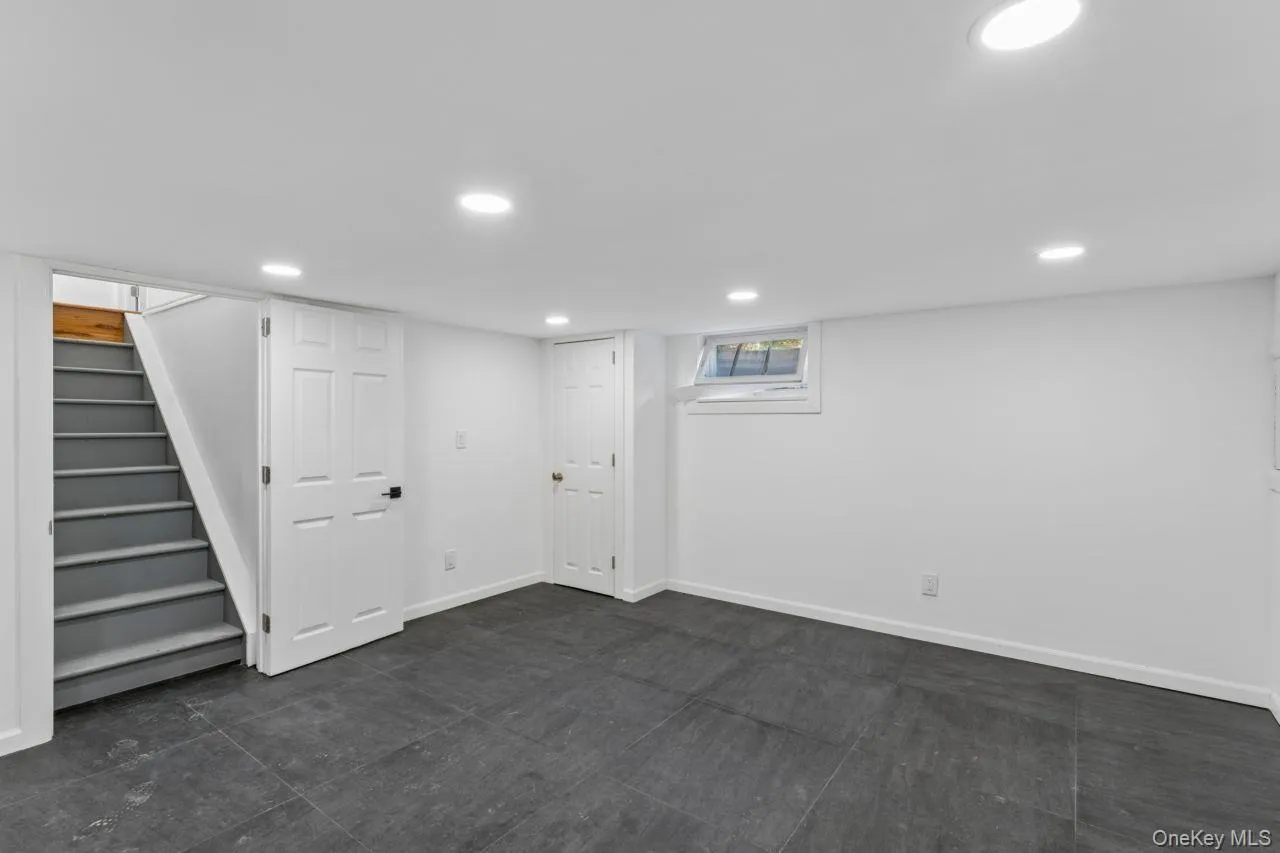 98 Rose Place, Brookhaven, NY, 3 Bedrooms Bedrooms, 6 Rooms Rooms,1 BathroomBathrooms,Residential Lease,For Rent,Rose,0,1045578 98 Rose Place, Brookhaven, NY, 3 Bedrooms Bedrooms, 6 Rooms Rooms,1 BathroomBathrooms,Residential Lease,For Rent,Rose,0,1045578