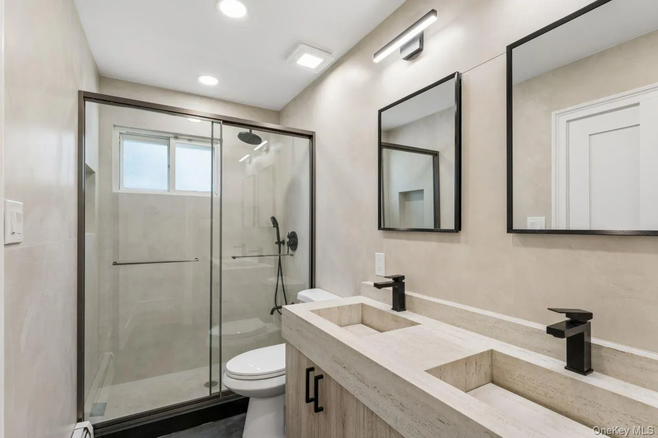98 Rose Place, Brookhaven, NY, 3 Bedrooms Bedrooms, 6 Rooms Rooms,1 BathroomBathrooms,Residential Lease,For Rent,Rose,0,1045578 98 Rose Place, Brookhaven, NY, 3 Bedrooms Bedrooms, 6 Rooms Rooms,1 BathroomBathrooms,Residential Lease,For Rent,Rose,0,1045578