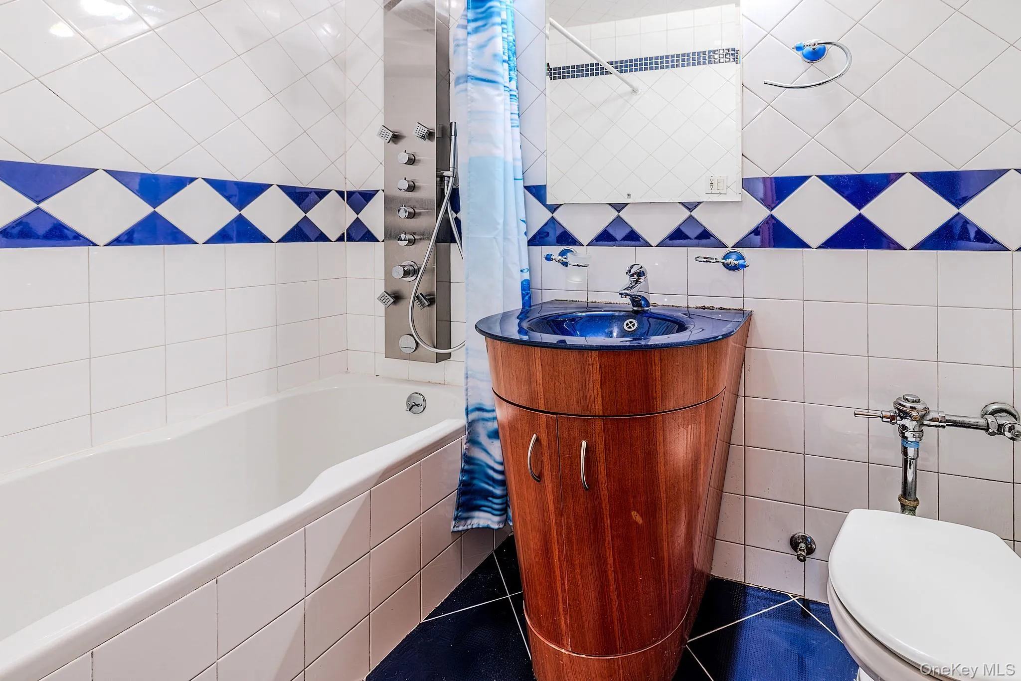 2727 Ocean Parkway, New York, NY, 2 Bedrooms Bedrooms, 5 Rooms Rooms,2 BathroomsBathrooms,Residential,For Rent,Ocean,0,1045581 2727 Ocean Parkway, New York, NY, 2 Bedrooms Bedrooms, 5 Rooms Rooms,2 BathroomsBathrooms,Residential,For Rent,Ocean,0,1045581