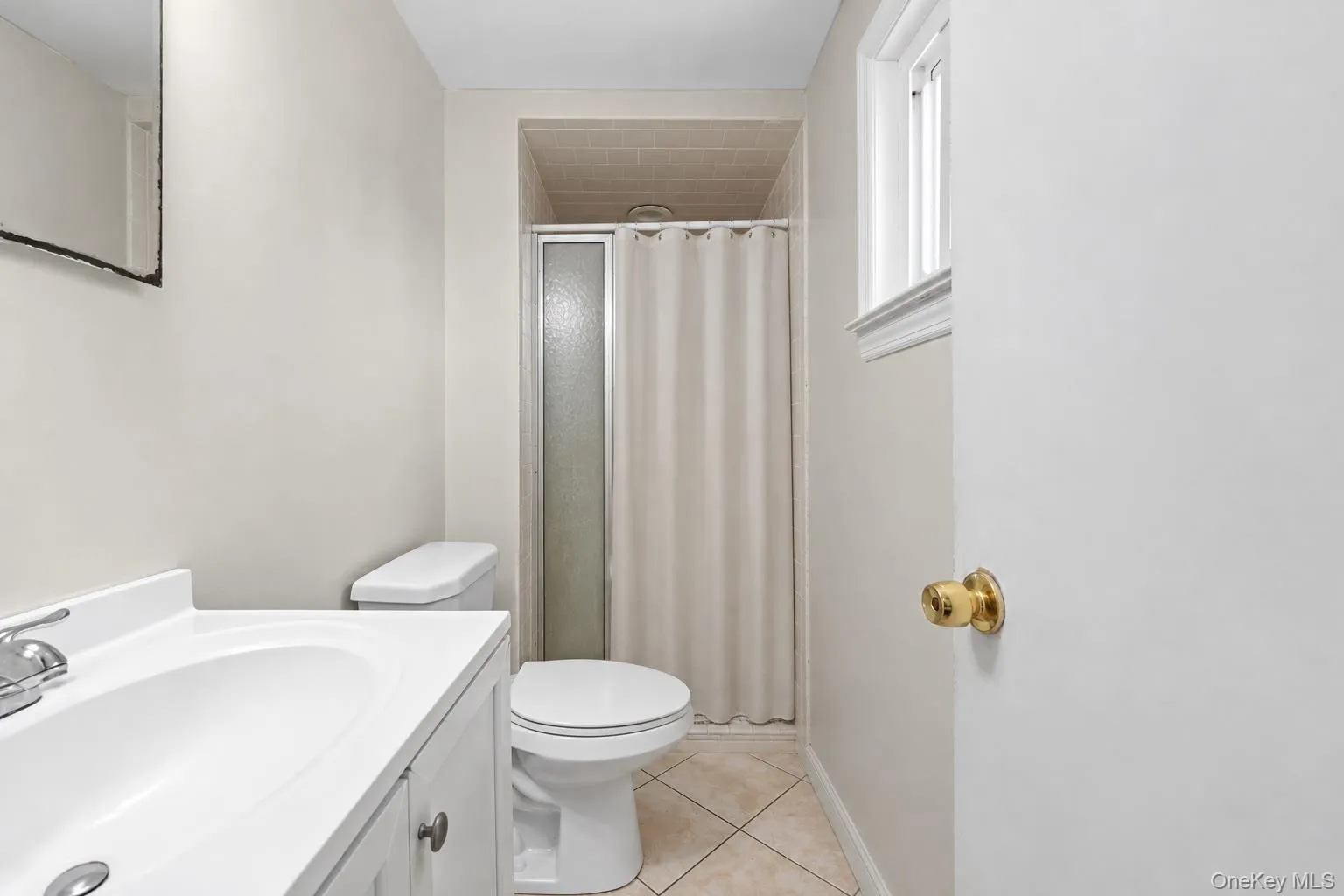 Full Bathroom Full Bathroom