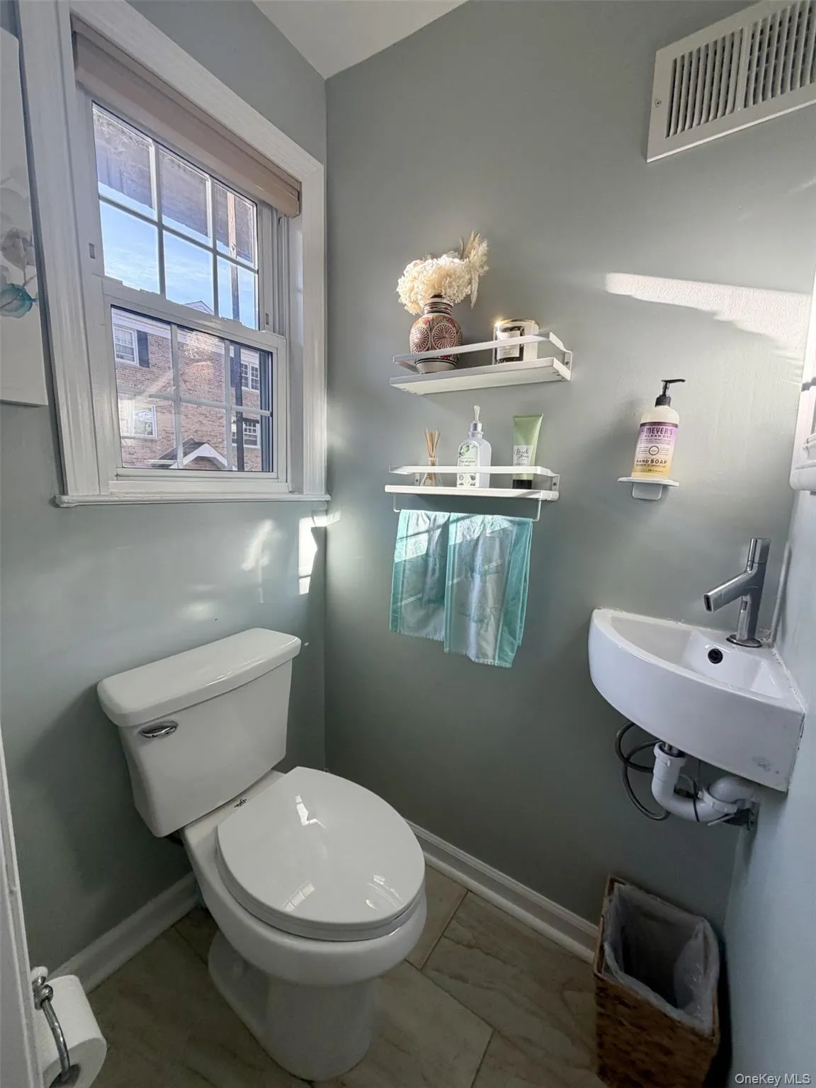 124 Texas Avenue, Yonkers, NY, 3 Bedrooms Bedrooms, 6 Rooms Rooms,1 BathroomBathrooms,Residential,For Rent,Texas,0,1045604 124 Texas Avenue, Yonkers, NY, 3 Bedrooms Bedrooms, 6 Rooms Rooms,1 BathroomBathrooms,Residential,For Rent,Texas,0,1045604
