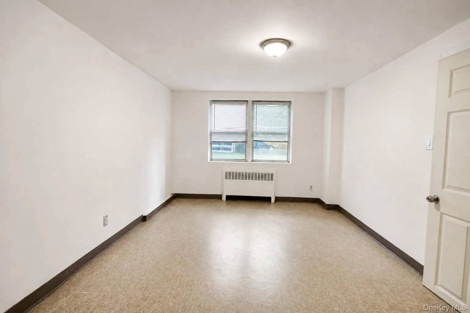 325 Shore Road, Long Beach, NY, 1 Bedroom Bedrooms, 4 Rooms Rooms,1 BathroomBathrooms,Residential Lease,For Rent,Shore,0,1045605 325 Shore Road, Long Beach, NY, 1 Bedroom Bedrooms, 4 Rooms Rooms,1 BathroomBathrooms,Residential Lease,For Rent,Shore,0,1045605