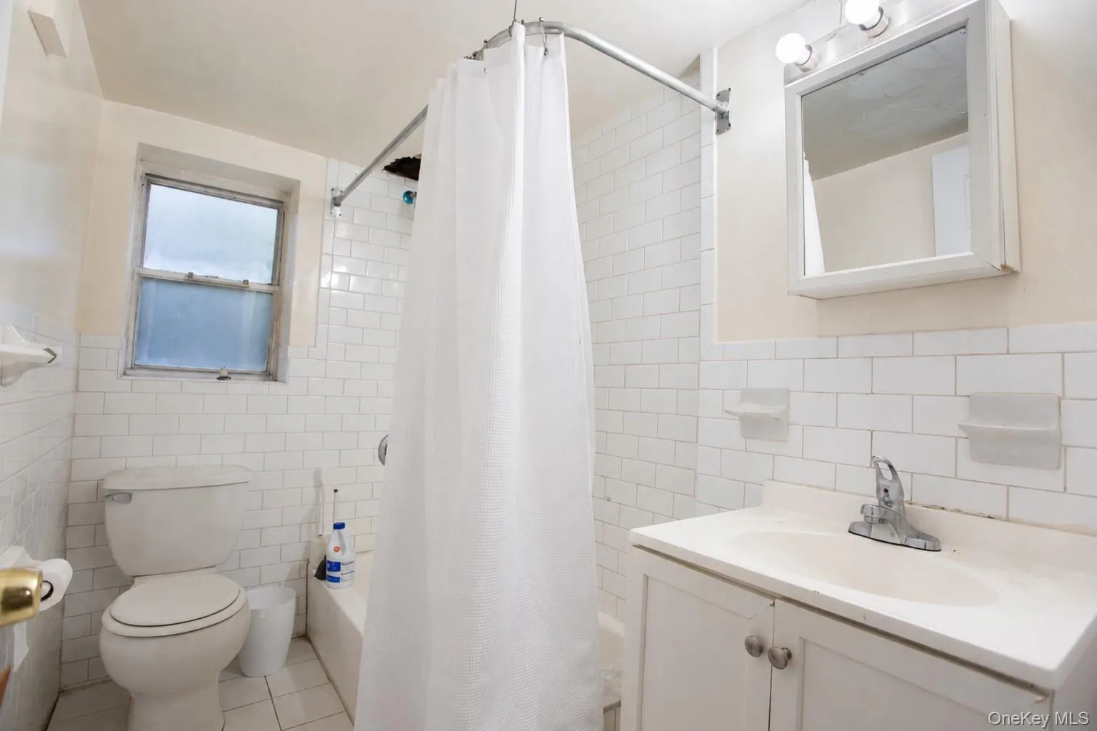 325 Shore Road, Long Beach, NY, 1 Bedroom Bedrooms, 4 Rooms Rooms,1 BathroomBathrooms,Residential Lease,For Rent,Shore,0,1045605 325 Shore Road, Long Beach, NY, 1 Bedroom Bedrooms, 4 Rooms Rooms,1 BathroomBathrooms,Residential Lease,For Rent,Shore,0,1045605