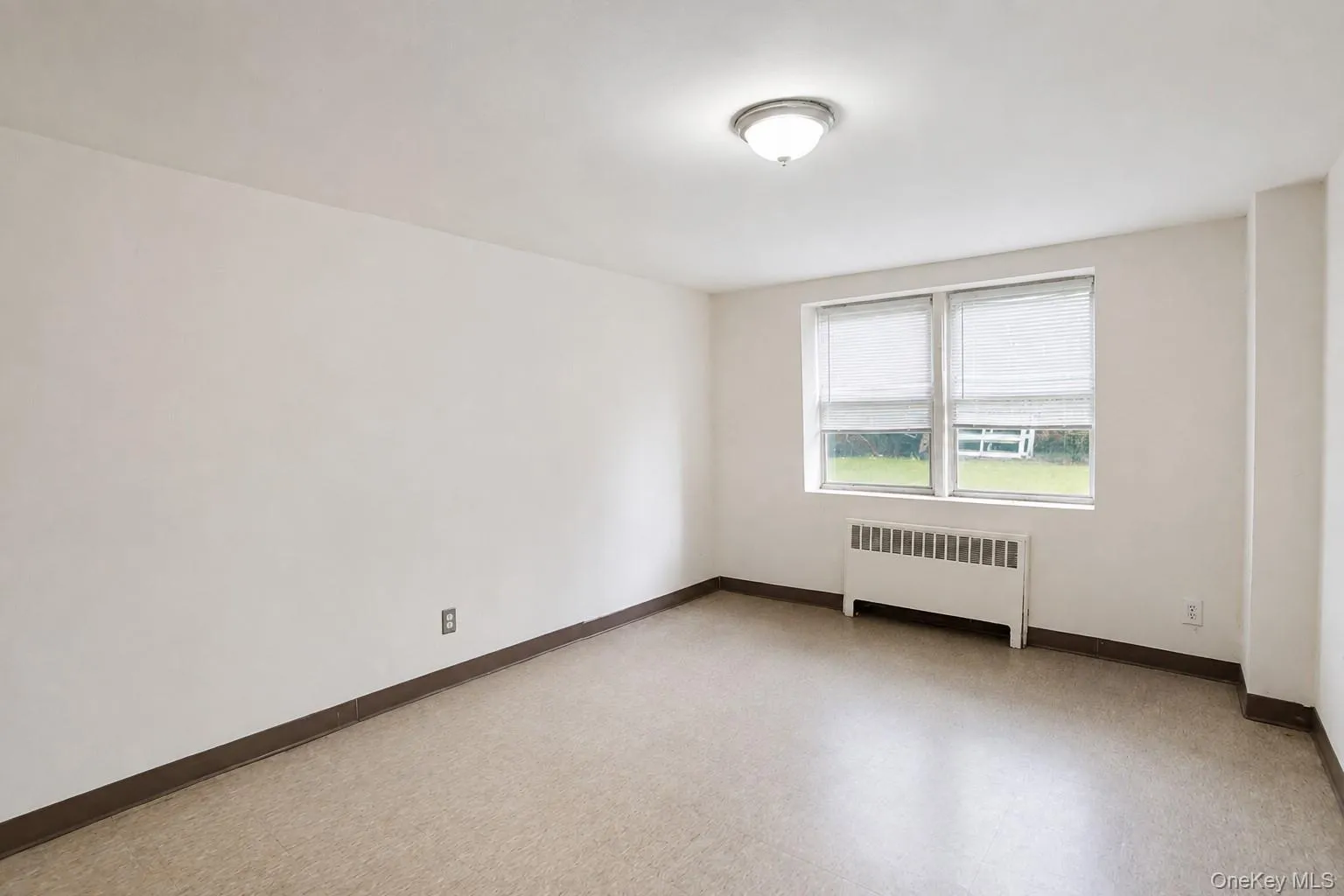 325 Shore Road, Long Beach, NY, 1 Bedroom Bedrooms, 4 Rooms Rooms,1 BathroomBathrooms,Residential Lease,For Rent,Shore,0,1045605 325 Shore Road, Long Beach, NY, 1 Bedroom Bedrooms, 4 Rooms Rooms,1 BathroomBathrooms,Residential Lease,For Rent,Shore,0,1045605