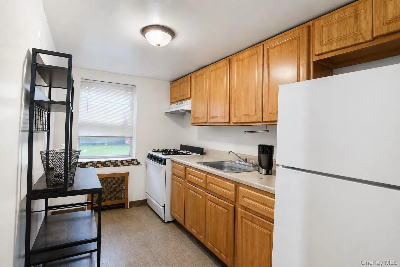 325 Shore Road, Long Beach, NY, 1 Bedroom Bedrooms, 4 Rooms Rooms,1 BathroomBathrooms,Residential Lease,For Rent,Shore,0,1045605 325 Shore Road, Long Beach, NY, 1 Bedroom Bedrooms, 4 Rooms Rooms,1 BathroomBathrooms,Residential Lease,For Rent,Shore,0,1045605