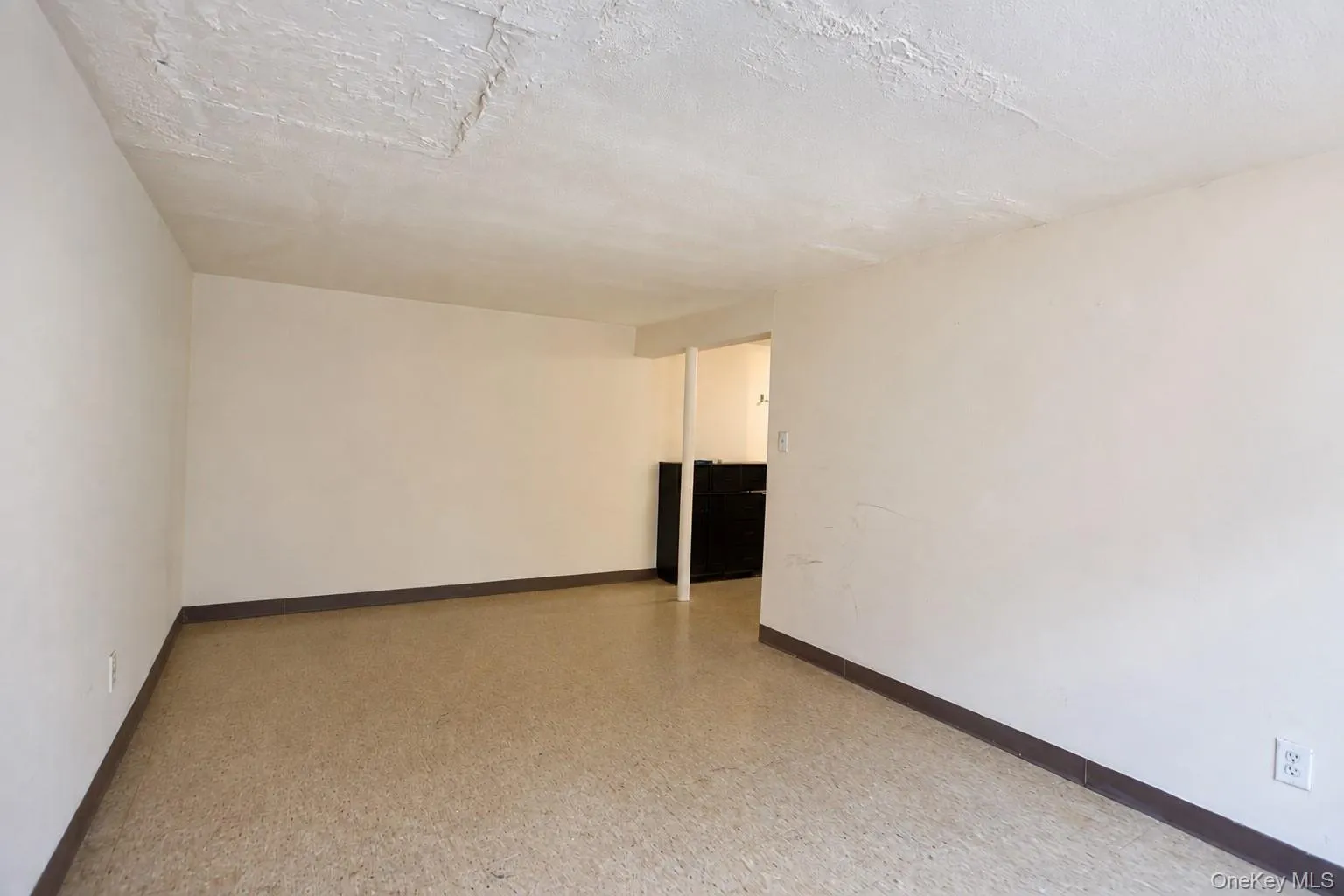 325 Shore Road, Long Beach, NY, 1 Bedroom Bedrooms, 4 Rooms Rooms,1 BathroomBathrooms,Residential Lease,For Rent,Shore,0,1045605 325 Shore Road, Long Beach, NY, 1 Bedroom Bedrooms, 4 Rooms Rooms,1 BathroomBathrooms,Residential Lease,For Rent,Shore,0,1045605