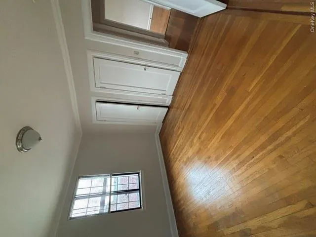 BR1 w/ 2 closets BR1 w/ 2 closets