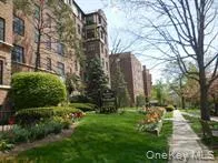 Westchester Avenue - neighborhood park & walkway Westchester Avenue - neighborhood park & walkway