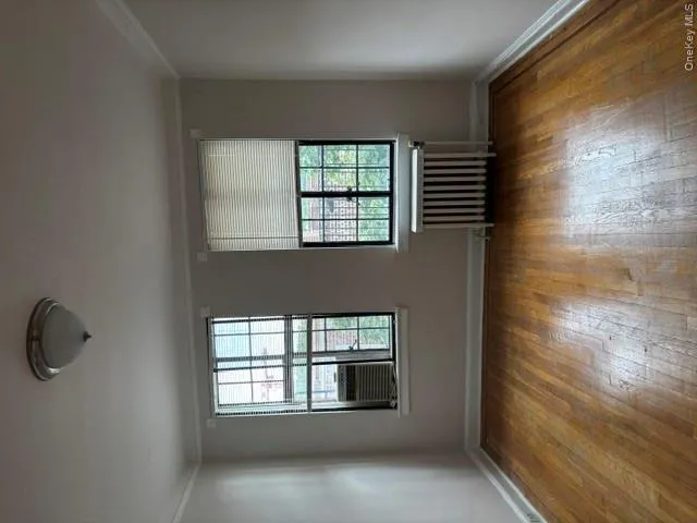 BR 2 w/ 2 windows, A/C BR 2 w/ 2 windows, A/C