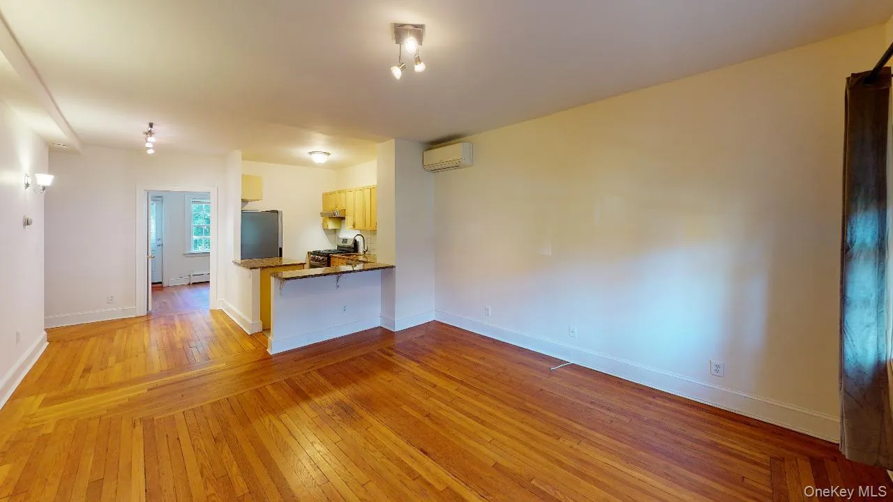 382 Burns Street, New York, NY, 3 Bedrooms Bedrooms, 5 Rooms Rooms,2 BathroomsBathrooms,Residential Lease,For Rent,Burns,0,1045613 382 Burns Street, New York, NY, 3 Bedrooms Bedrooms, 5 Rooms Rooms,2 BathroomsBathrooms,Residential Lease,For Rent,Burns,0,1045613