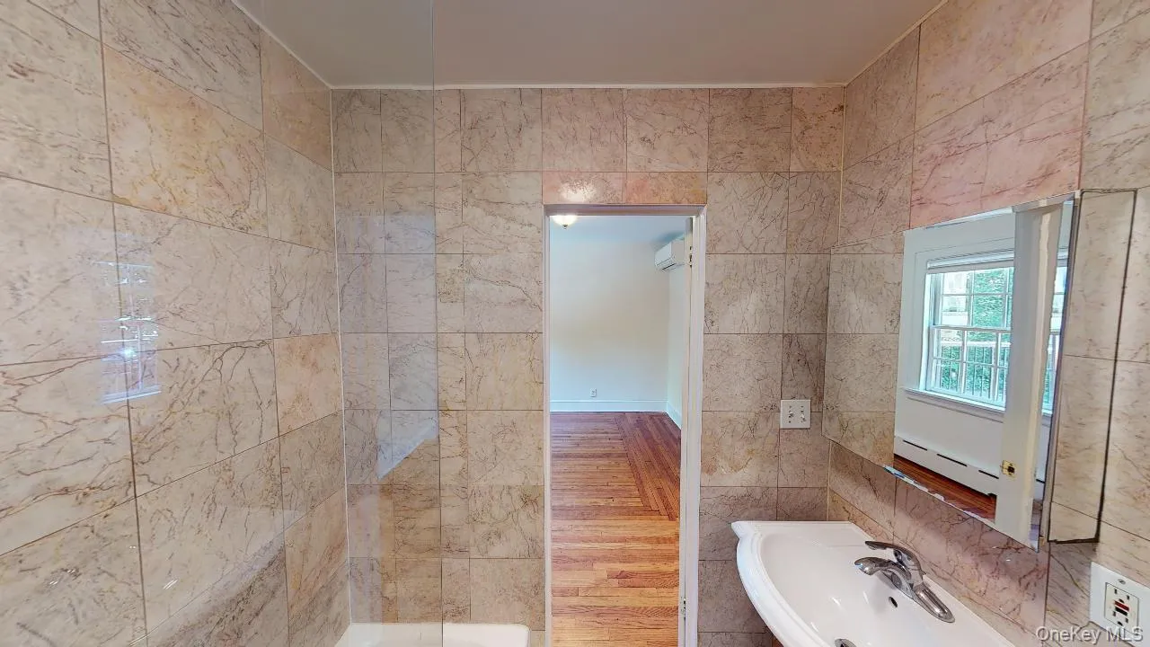382 Burns Street, New York, NY, 3 Bedrooms Bedrooms, 5 Rooms Rooms,2 BathroomsBathrooms,Residential Lease,For Rent,Burns,0,1045613 382 Burns Street, New York, NY, 3 Bedrooms Bedrooms, 5 Rooms Rooms,2 BathroomsBathrooms,Residential Lease,For Rent,Burns,0,1045613