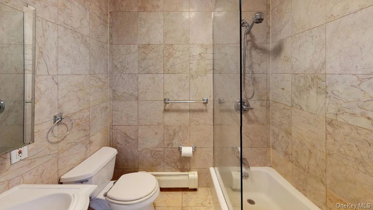 382 Burns Street, New York, NY, 3 Bedrooms Bedrooms, 5 Rooms Rooms,2 BathroomsBathrooms,Residential Lease,For Rent,Burns,0,1045613 382 Burns Street, New York, NY, 3 Bedrooms Bedrooms, 5 Rooms Rooms,2 BathroomsBathrooms,Residential Lease,For Rent,Burns,0,1045613