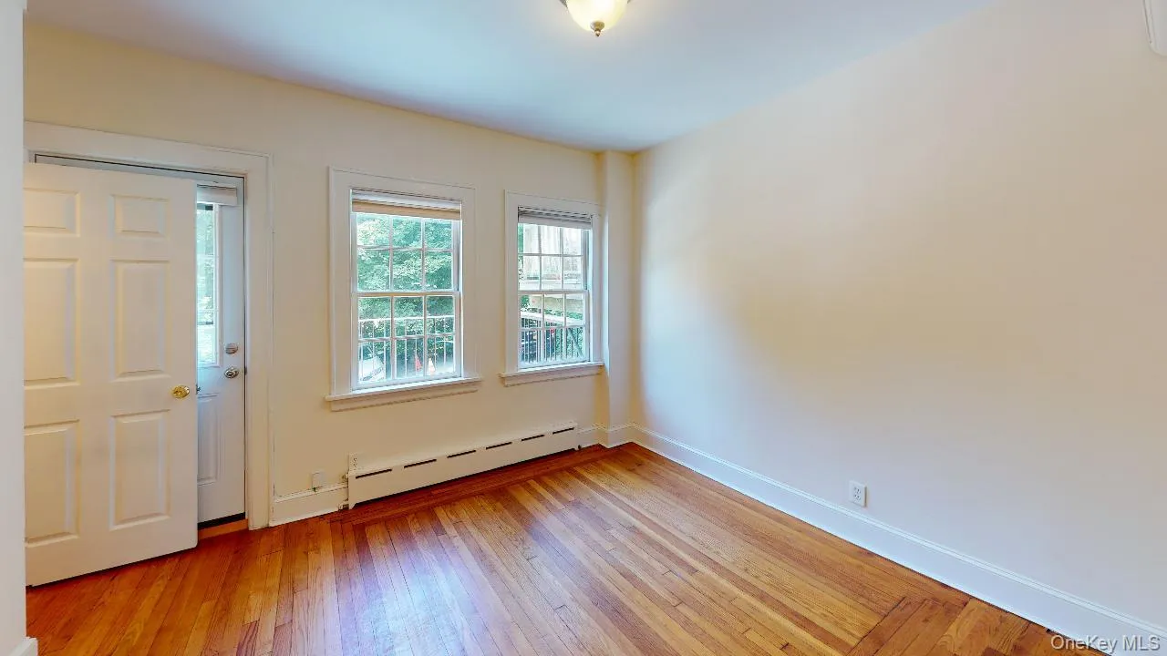 382 Burns Street, New York, NY, 3 Bedrooms Bedrooms, 5 Rooms Rooms,2 BathroomsBathrooms,Residential Lease,For Rent,Burns,0,1045613 382 Burns Street, New York, NY, 3 Bedrooms Bedrooms, 5 Rooms Rooms,2 BathroomsBathrooms,Residential Lease,For Rent,Burns,0,1045613