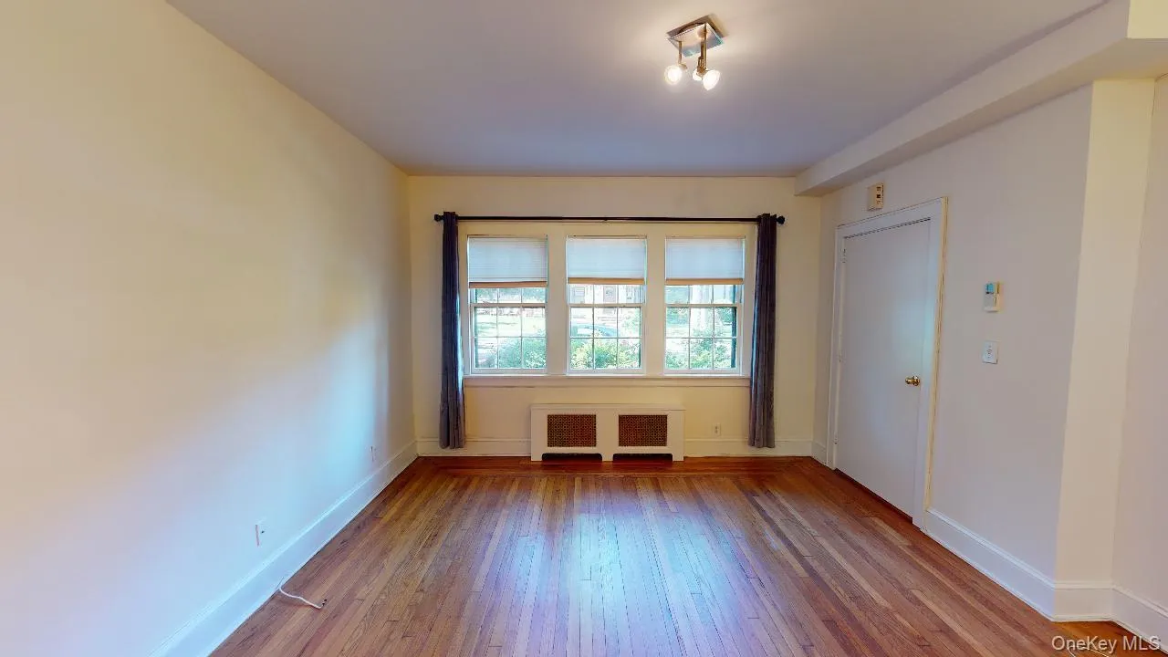 382 Burns Street, New York, NY, 3 Bedrooms Bedrooms, 5 Rooms Rooms,2 BathroomsBathrooms,Residential Lease,For Rent,Burns,0,1045613 382 Burns Street, New York, NY, 3 Bedrooms Bedrooms, 5 Rooms Rooms,2 BathroomsBathrooms,Residential Lease,For Rent,Burns,0,1045613