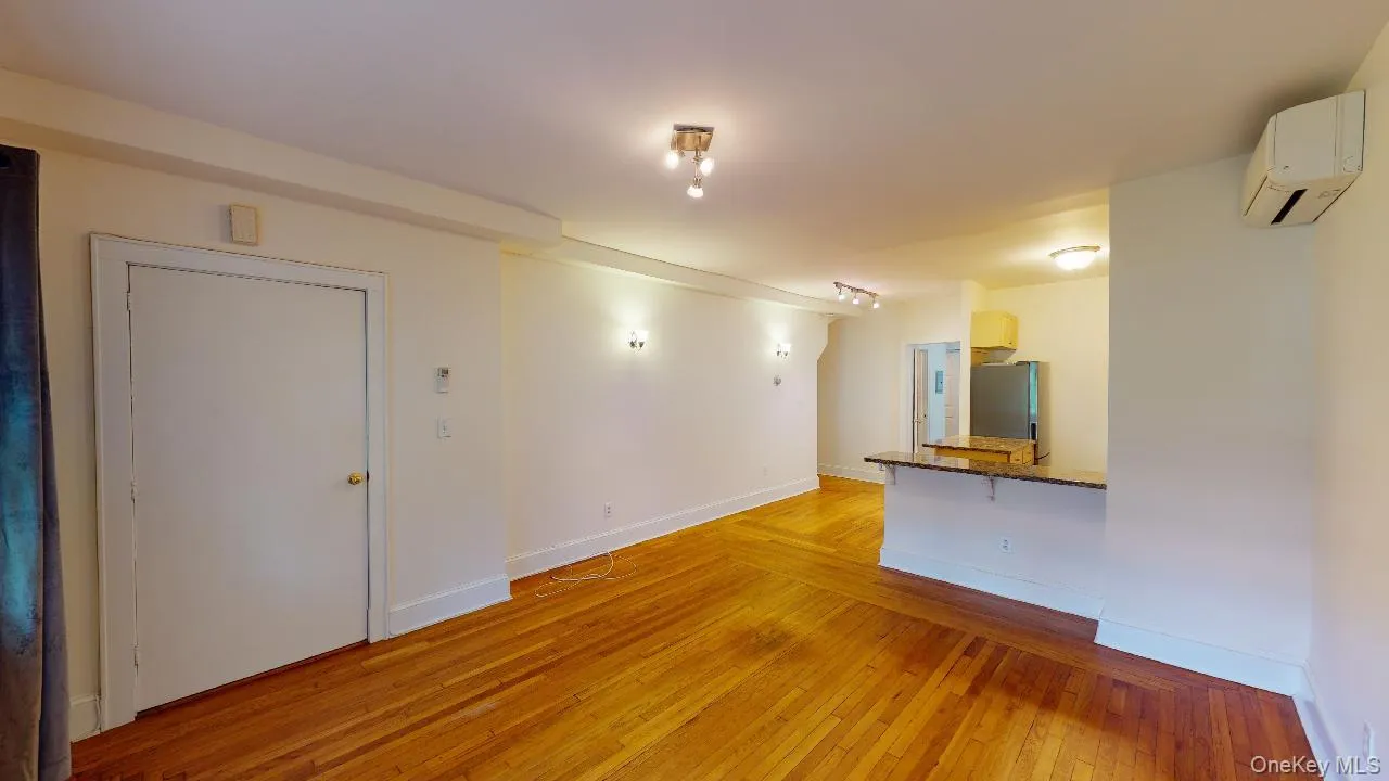 382 Burns Street, New York, NY, 3 Bedrooms Bedrooms, 5 Rooms Rooms,2 BathroomsBathrooms,Residential Lease,For Rent,Burns,0,1045613 382 Burns Street, New York, NY, 3 Bedrooms Bedrooms, 5 Rooms Rooms,2 BathroomsBathrooms,Residential Lease,For Rent,Burns,0,1045613