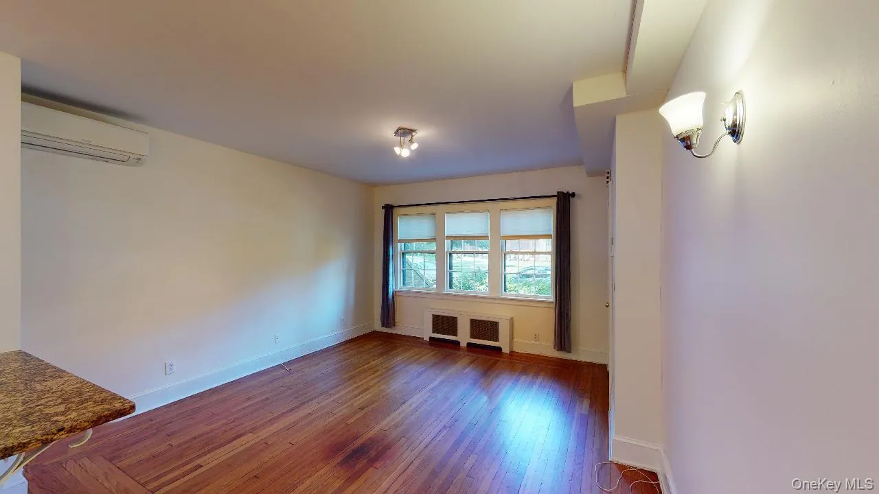 382 Burns Street, New York, NY, 3 Bedrooms Bedrooms, 5 Rooms Rooms,2 BathroomsBathrooms,Residential Lease,For Rent,Burns,0,1045613 382 Burns Street, New York, NY, 3 Bedrooms Bedrooms, 5 Rooms Rooms,2 BathroomsBathrooms,Residential Lease,For Rent,Burns,0,1045613