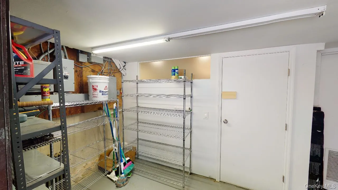382 Burns Street, New York, NY, 3 Bedrooms Bedrooms, 5 Rooms Rooms,2 BathroomsBathrooms,Residential Lease,For Rent,Burns,0,1045613 382 Burns Street, New York, NY, 3 Bedrooms Bedrooms, 5 Rooms Rooms,2 BathroomsBathrooms,Residential Lease,For Rent,Burns,0,1045613