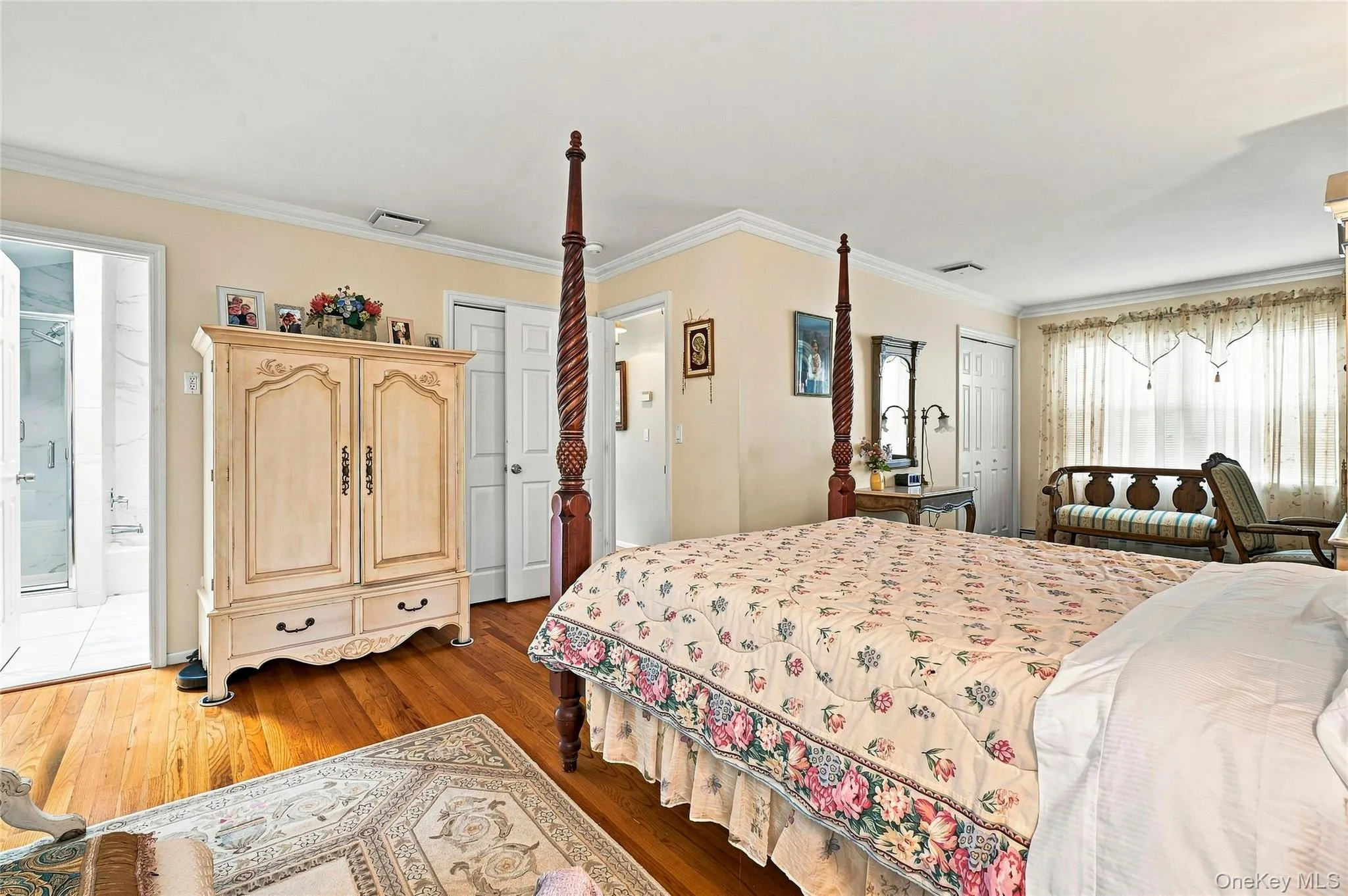 This Bedroom can be converted back to 2 bedrooms This Bedroom can be converted back to 2 bedrooms
