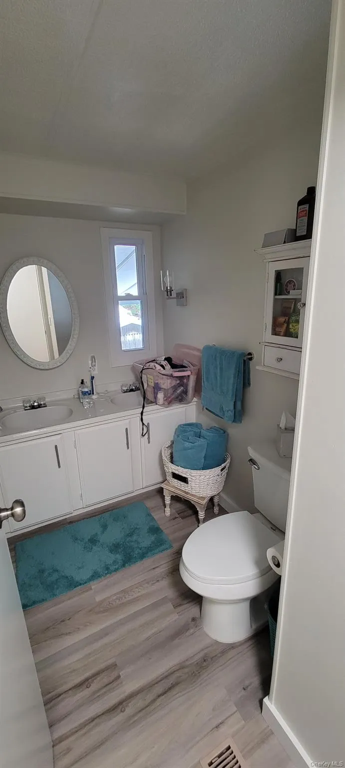 525/124 Riverleigh Avenue, Riverhead, NY, 2 Bedrooms Bedrooms, 8 Rooms Rooms,2 BathroomsBathrooms,Residential,For Rent,Riverleigh,0,1045620 525/124 Riverleigh Avenue, Riverhead, NY, 2 Bedrooms Bedrooms, 8 Rooms Rooms,2 BathroomsBathrooms,Residential,For Rent,Riverleigh,0,1045620