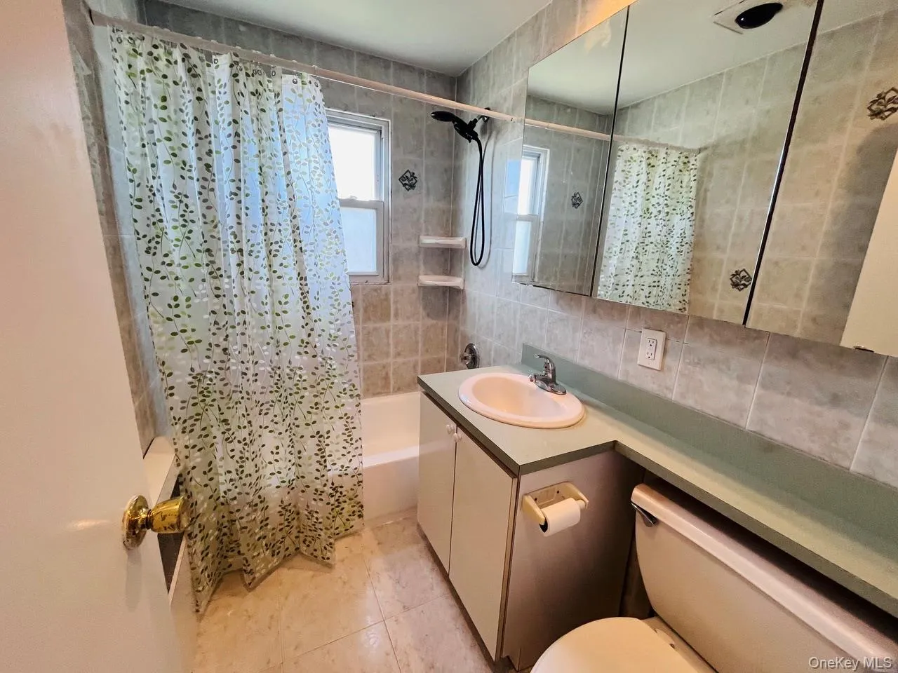 252 Lindell Boulevard, Long Beach, NY, 1 Bedroom Bedrooms, 3 Rooms Rooms,1 BathroomBathrooms,Residential Lease,For Rent,Lindell,0,1045622 252 Lindell Boulevard, Long Beach, NY, 1 Bedroom Bedrooms, 3 Rooms Rooms,1 BathroomBathrooms,Residential Lease,For Rent,Lindell,0,1045622