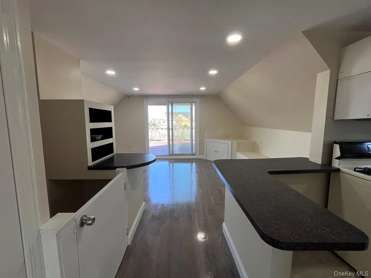 252 Lindell Boulevard, Long Beach, NY, 1 Bedroom Bedrooms, 3 Rooms Rooms,1 BathroomBathrooms,Residential Lease,For Rent,Lindell,0,1045622 252 Lindell Boulevard, Long Beach, NY, 1 Bedroom Bedrooms, 3 Rooms Rooms,1 BathroomBathrooms,Residential Lease,For Rent,Lindell,0,1045622