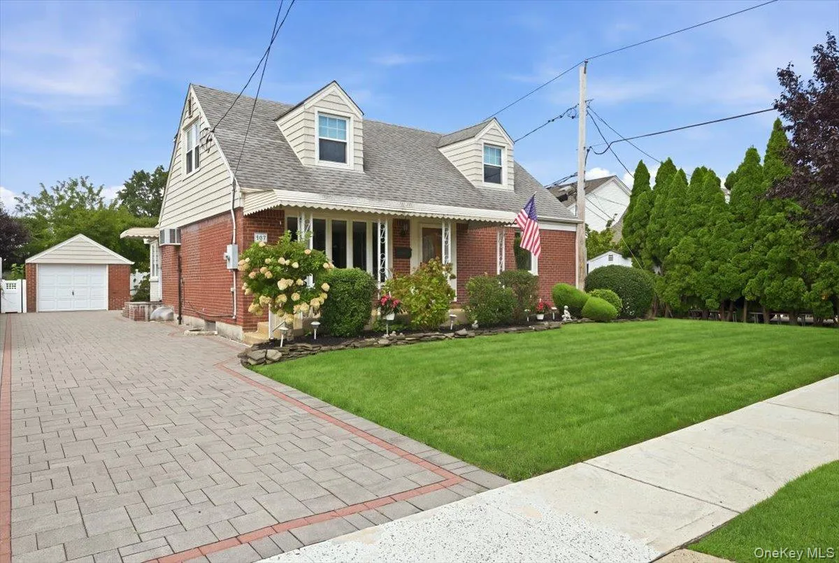 303 Caroline Avenue, Hempstead, NY, 4 Bedrooms Bedrooms, 7 Rooms Rooms,2 BathroomsBathrooms,Residential,For Rent,Caroline,0,1045629 303 Caroline Avenue, Hempstead, NY, 4 Bedrooms Bedrooms, 7 Rooms Rooms,2 BathroomsBathrooms,Residential,For Rent,Caroline,0,1045629