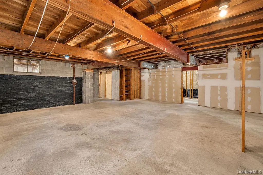 Full, Unfinished Basement Full, Unfinished Basement